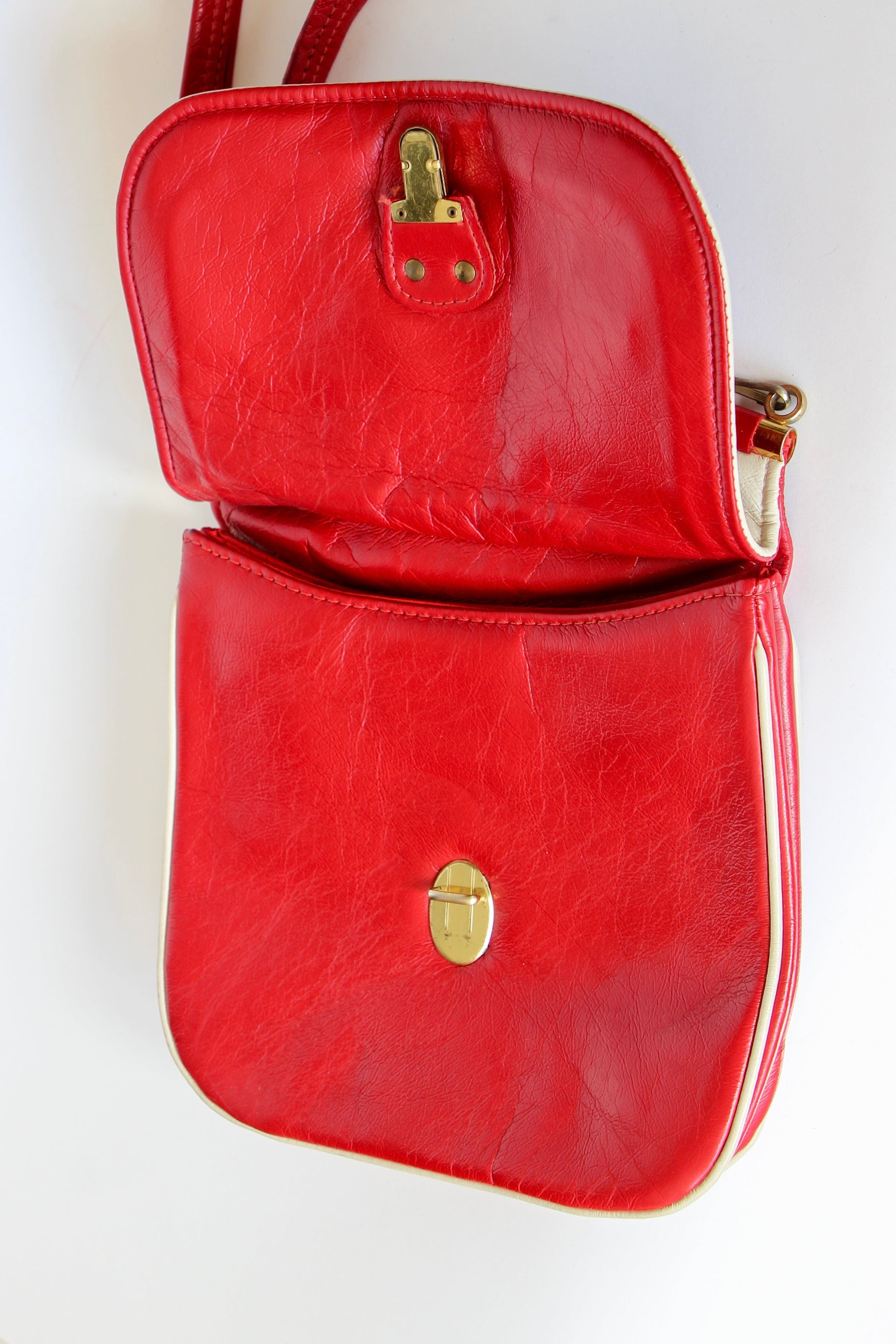 1970s Vintage Red and White Vinyl Top Handle Bag/Shoulder Bag