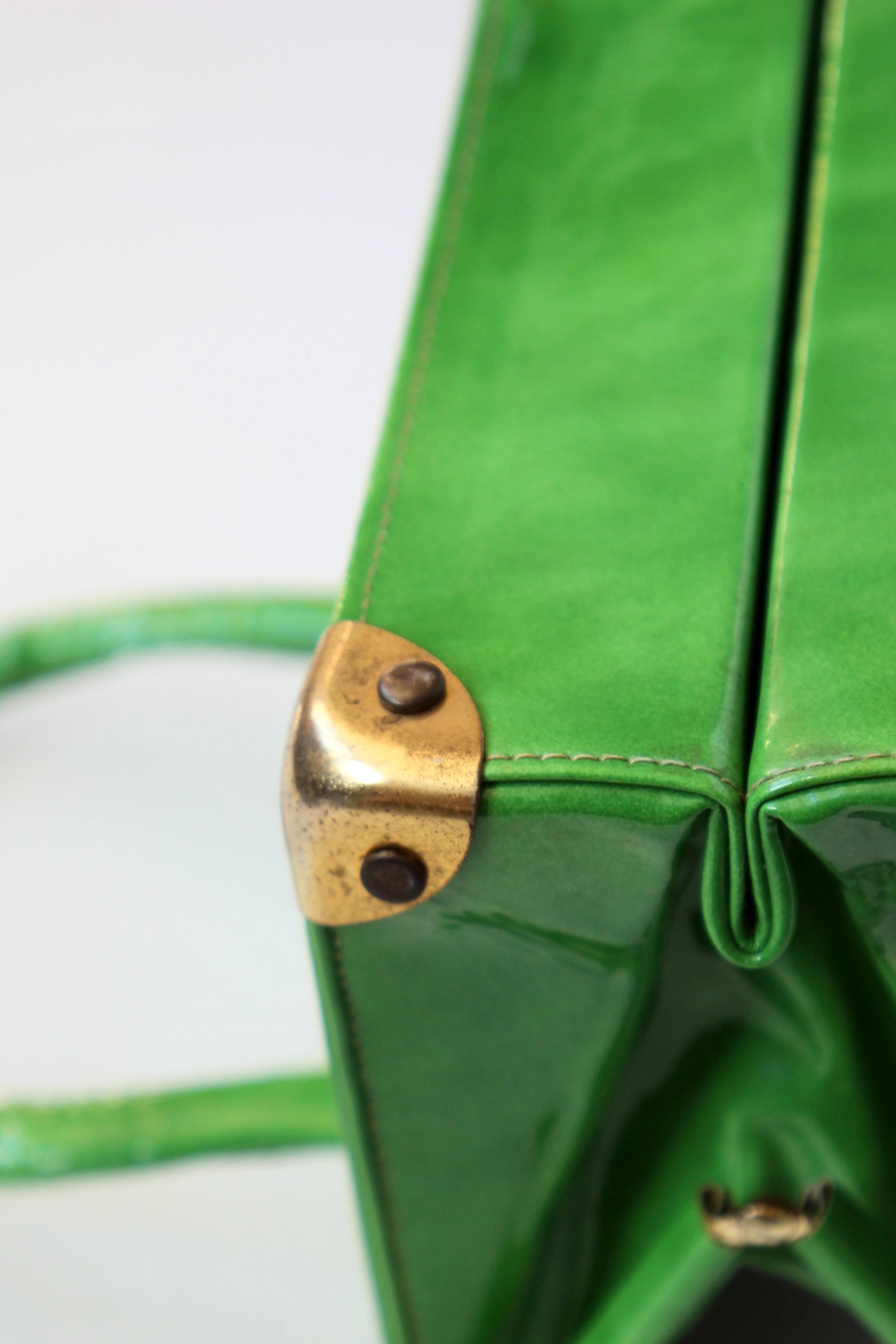 1960s Vintage Green Vinyl Purse / Top Handle Bag