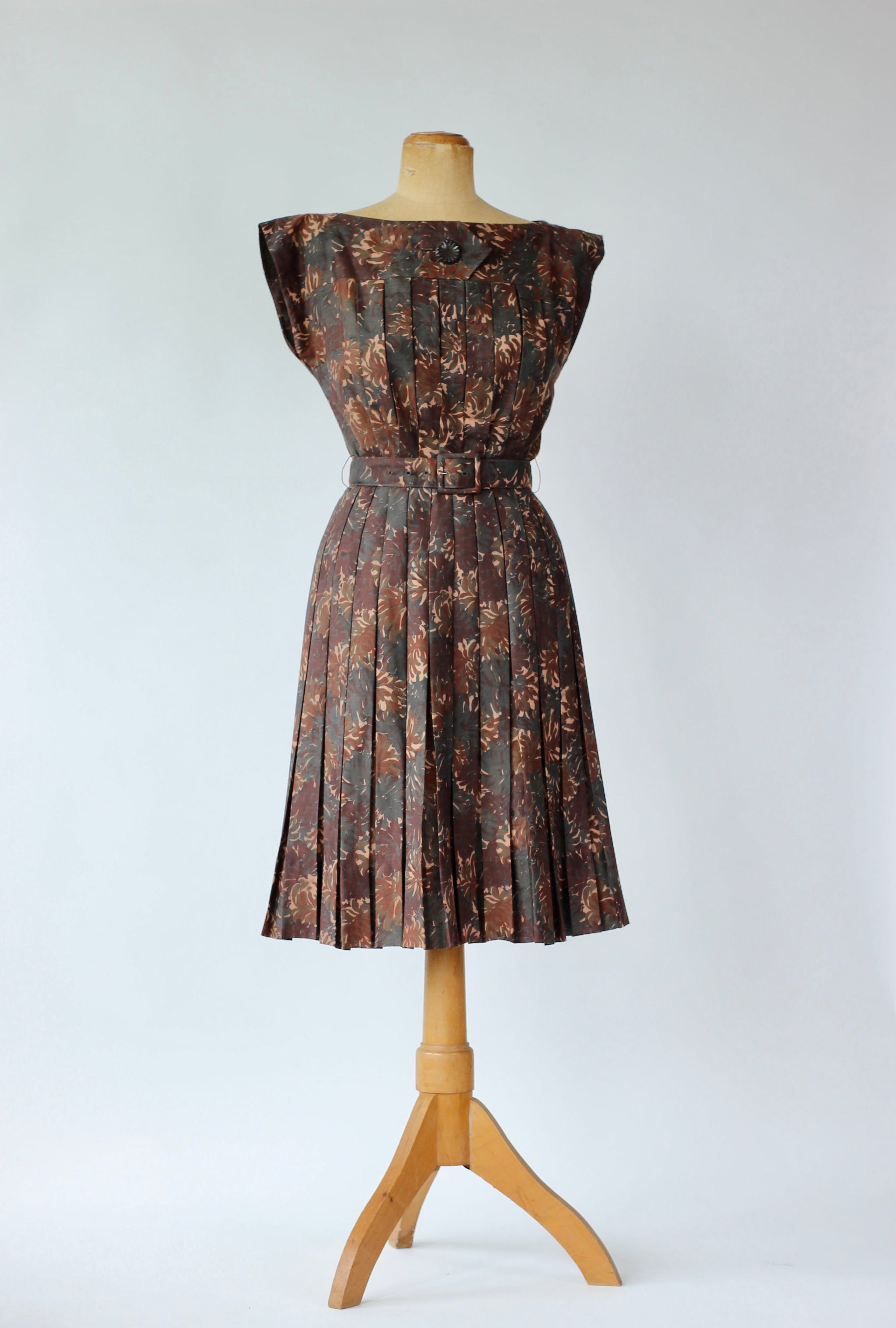 1950s Brown Cotton Dress with Abstract Floral Print//Size XS/S