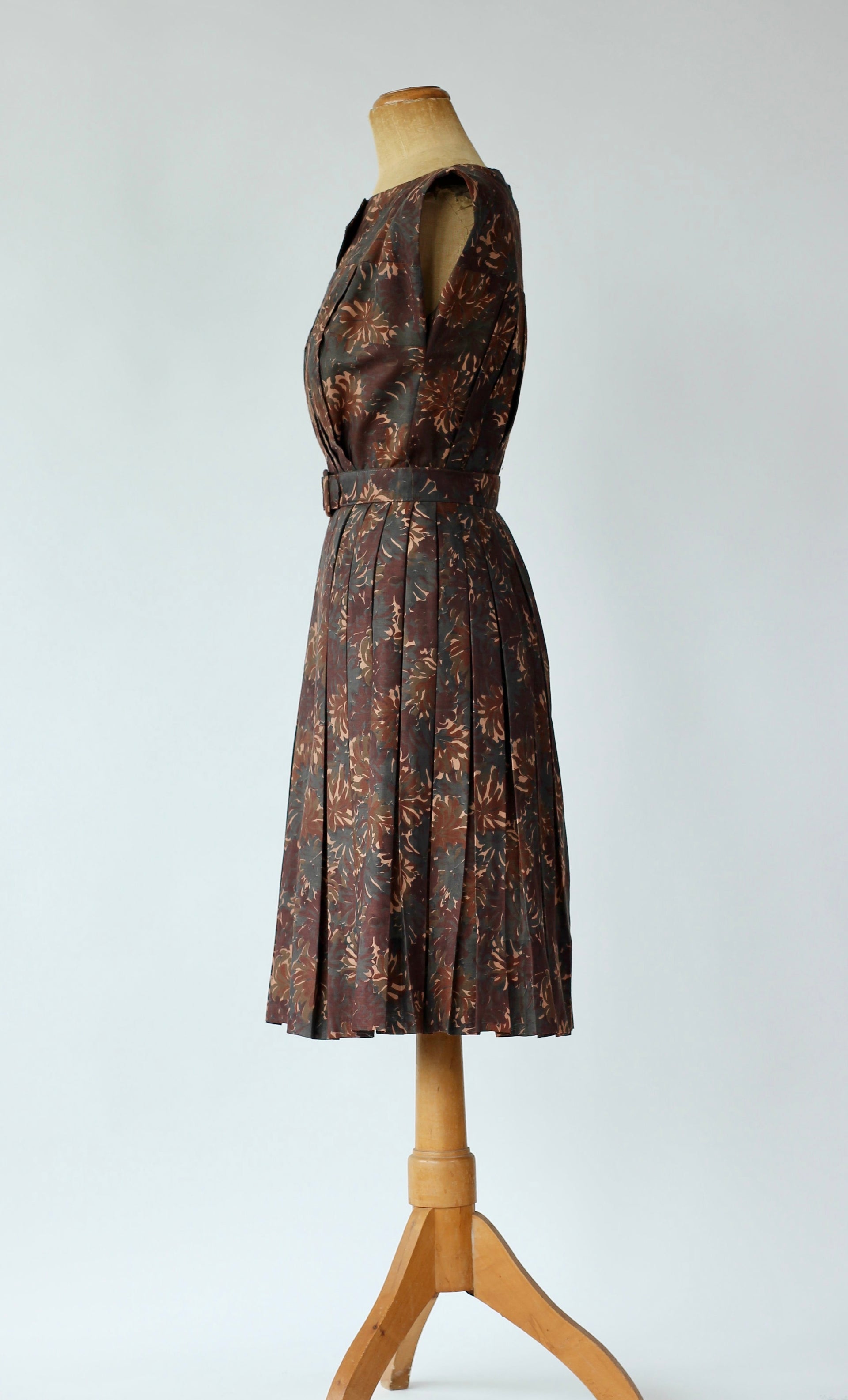 1950s Brown Cotton Dress with Abstract Floral Print//Size XS/S