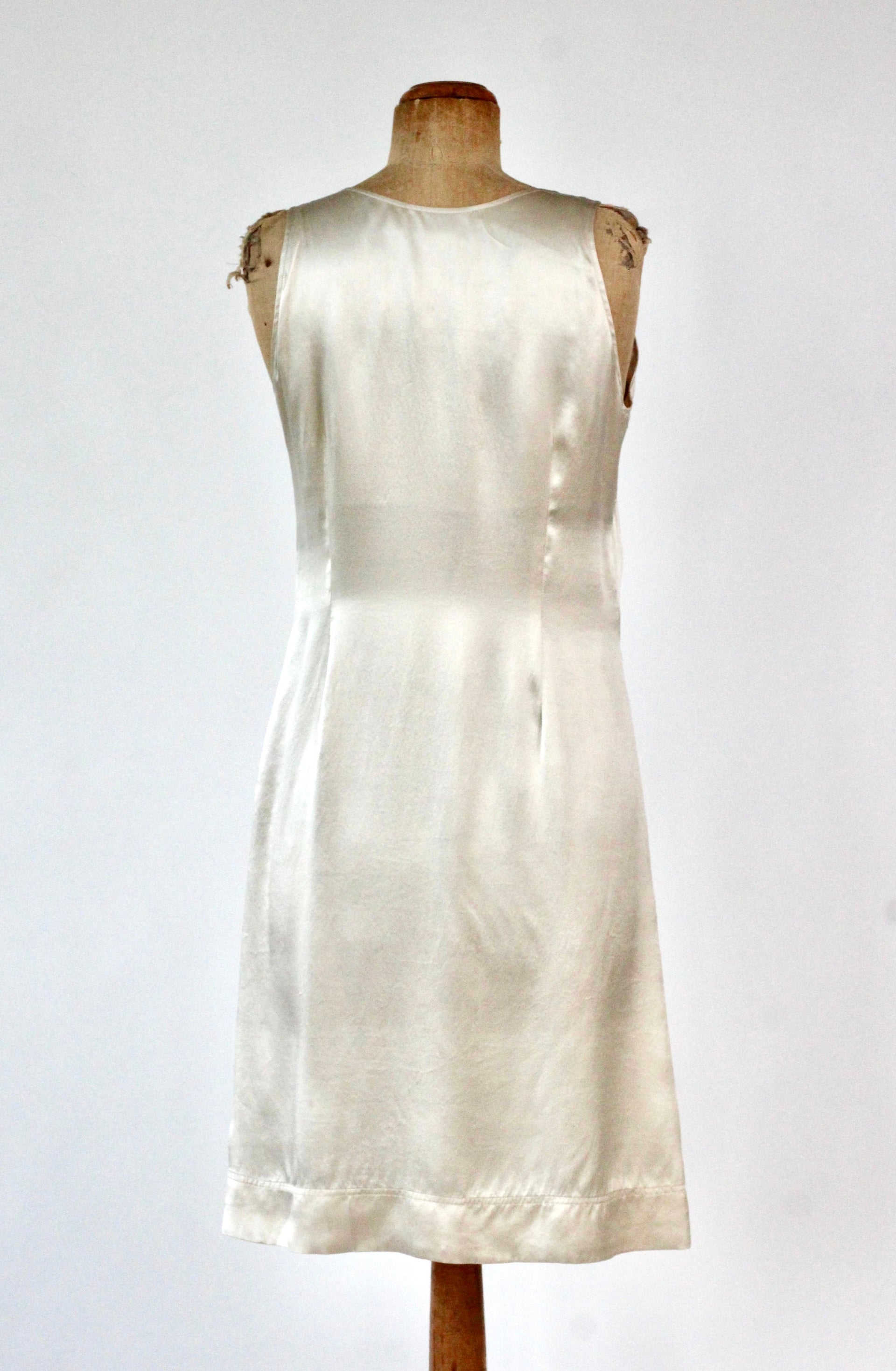 Vintage Ivory Sleeveles Silk Dress with Flower Applique //Danish Design//Size M