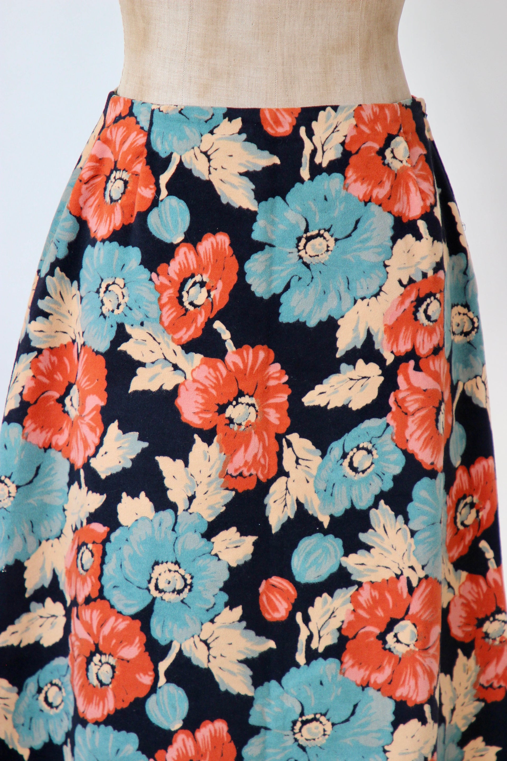 1970s High Waisted Velvet Maxi Skirt // Size S/M