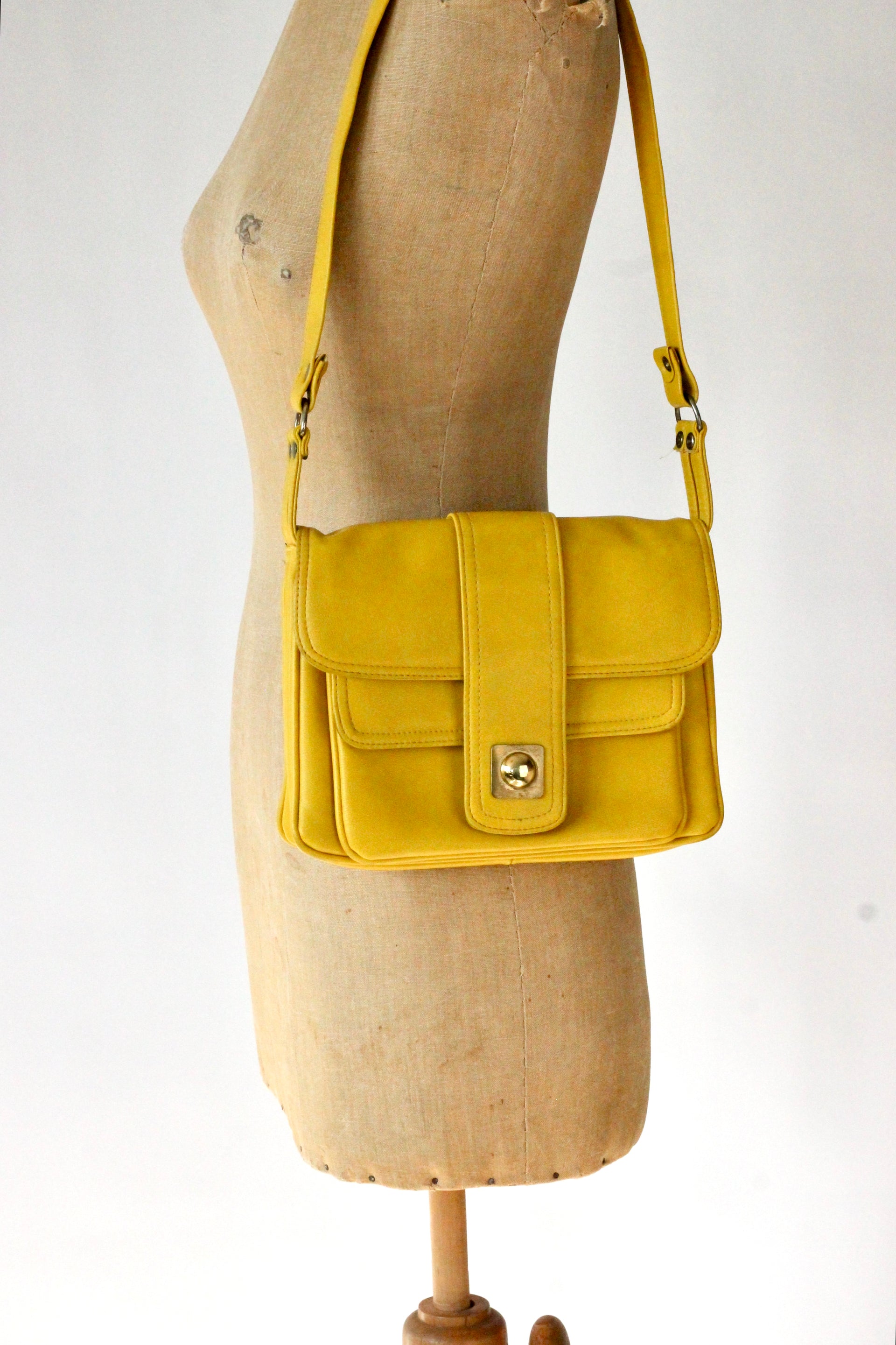 1970s Vintage Yellow Vinyl Shoulder Strap Bag