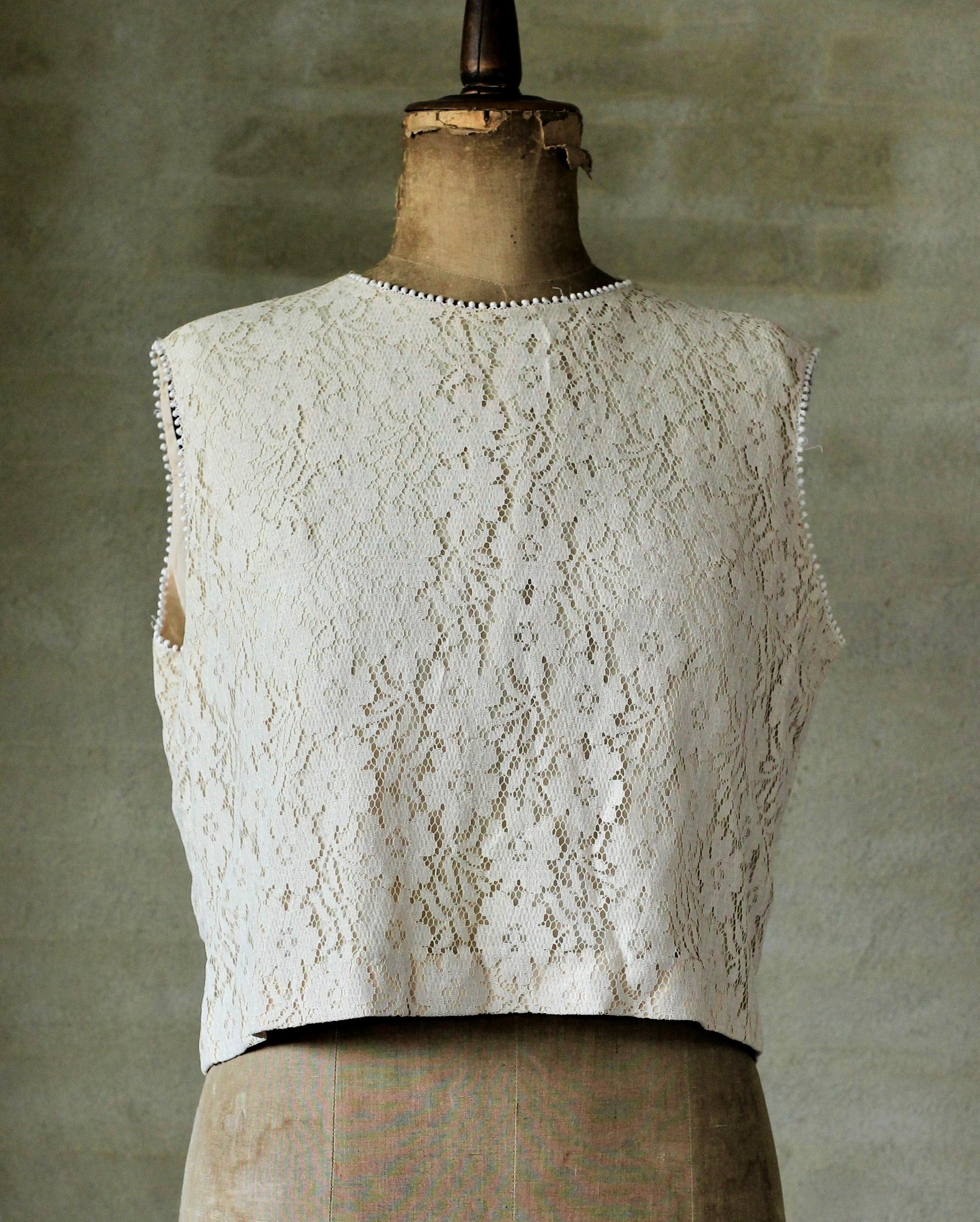 1950s Vintage Sand Lace Top/Made in Denmark/Size L