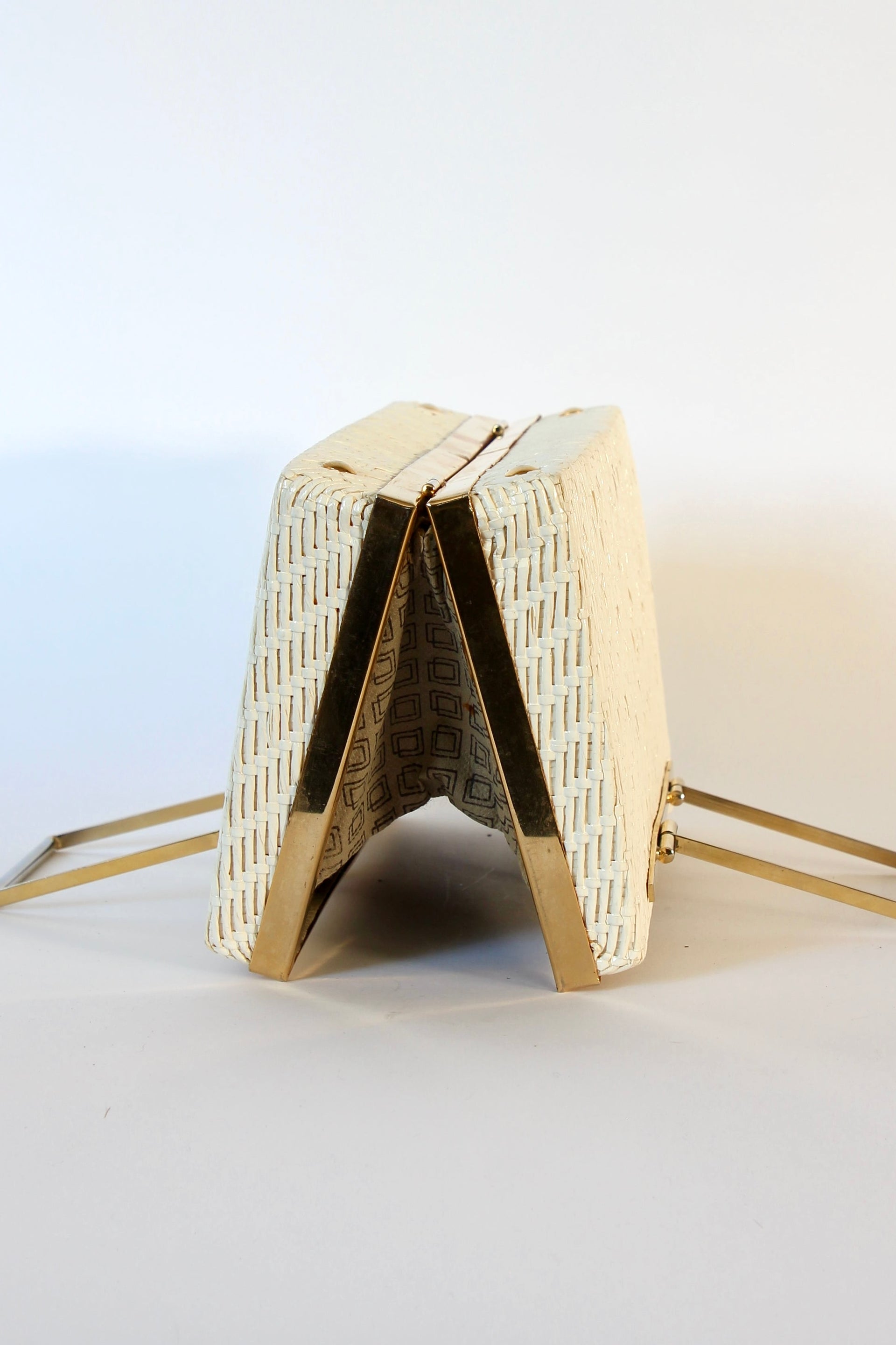 1960s Ivory Straw Top Handle Bag / Purse