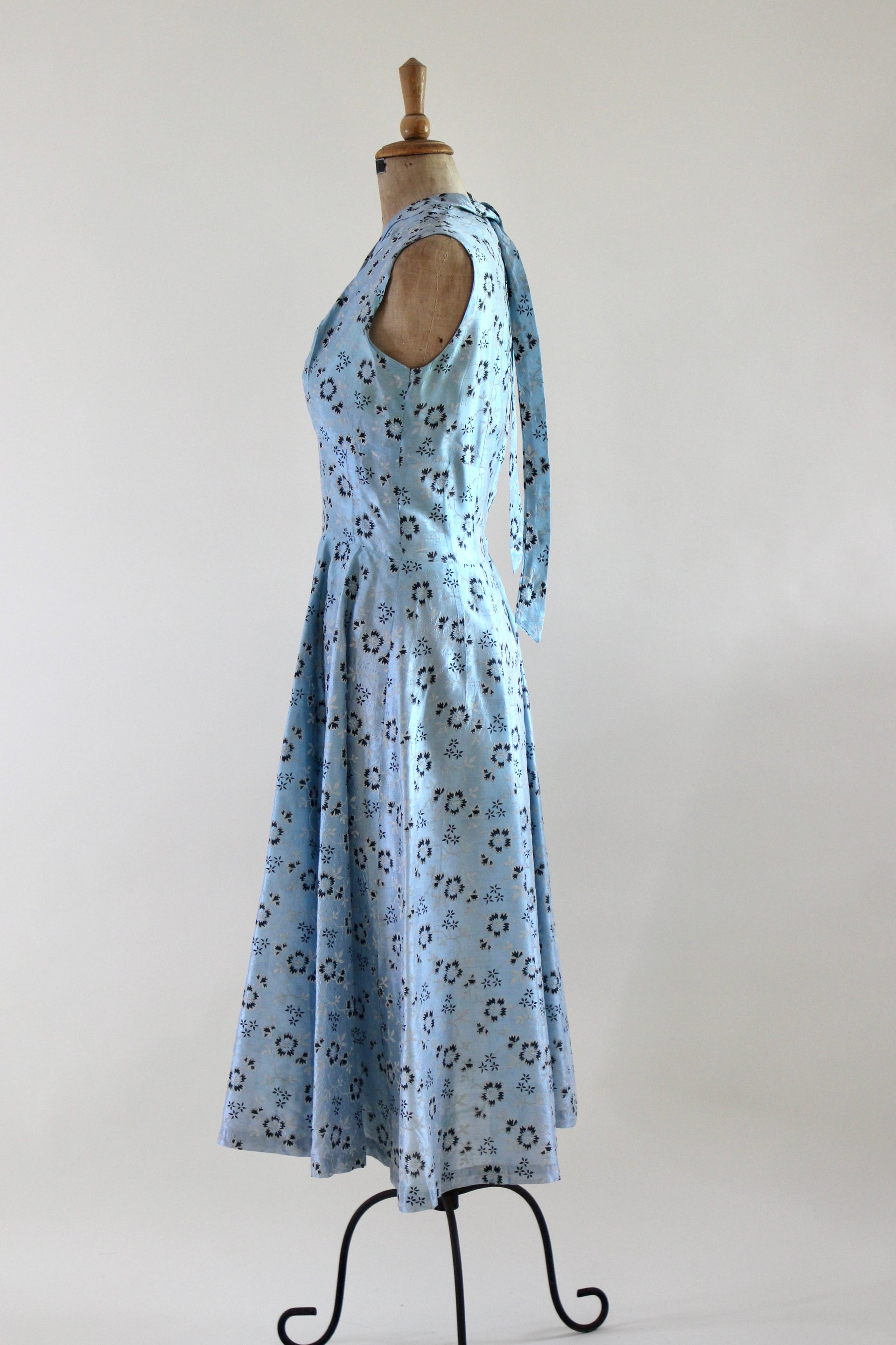 1950s Light Blue Floral Dress//Size S/M
