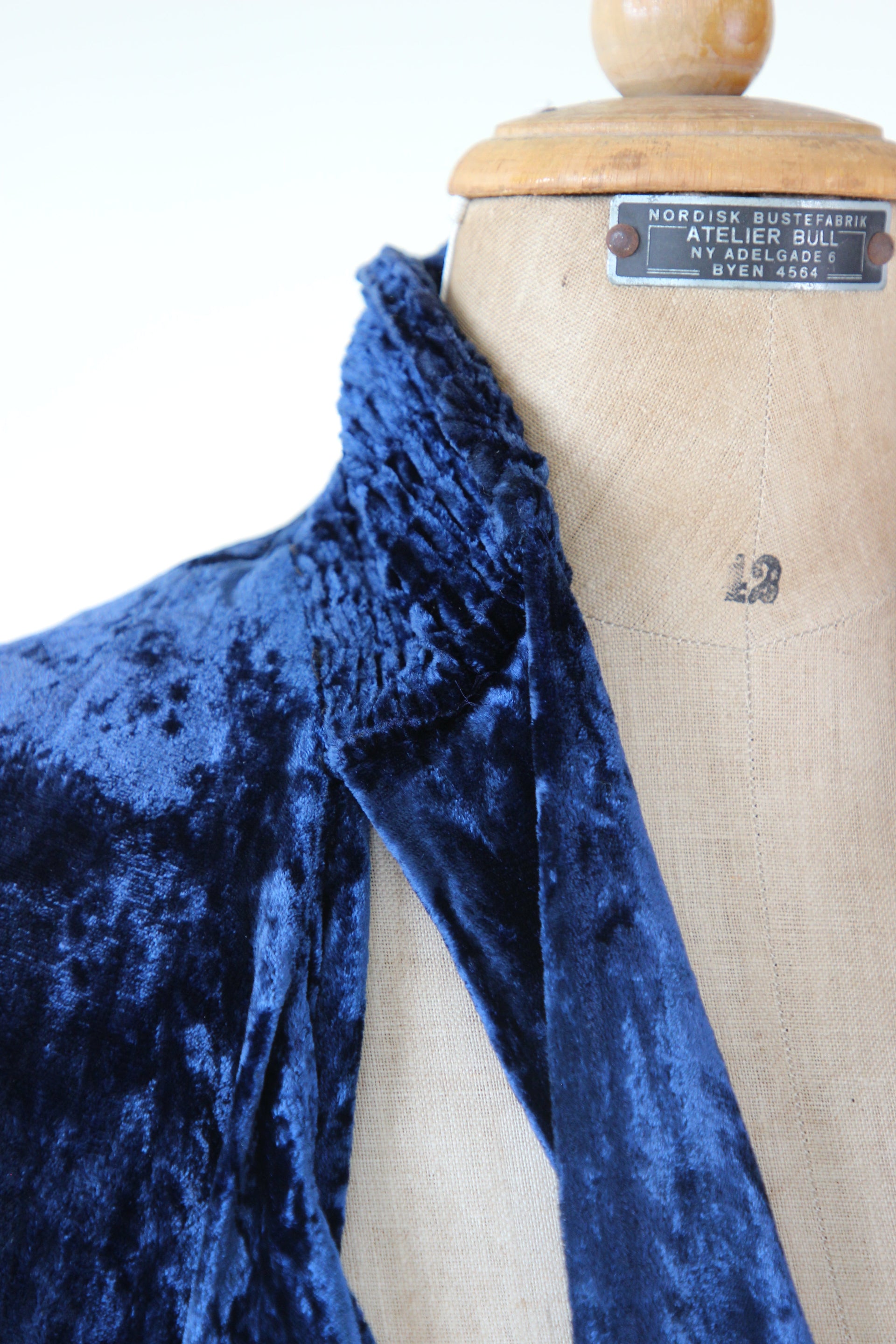 1920s 1930s Blue Silk Velvet Opera Coat//Size M