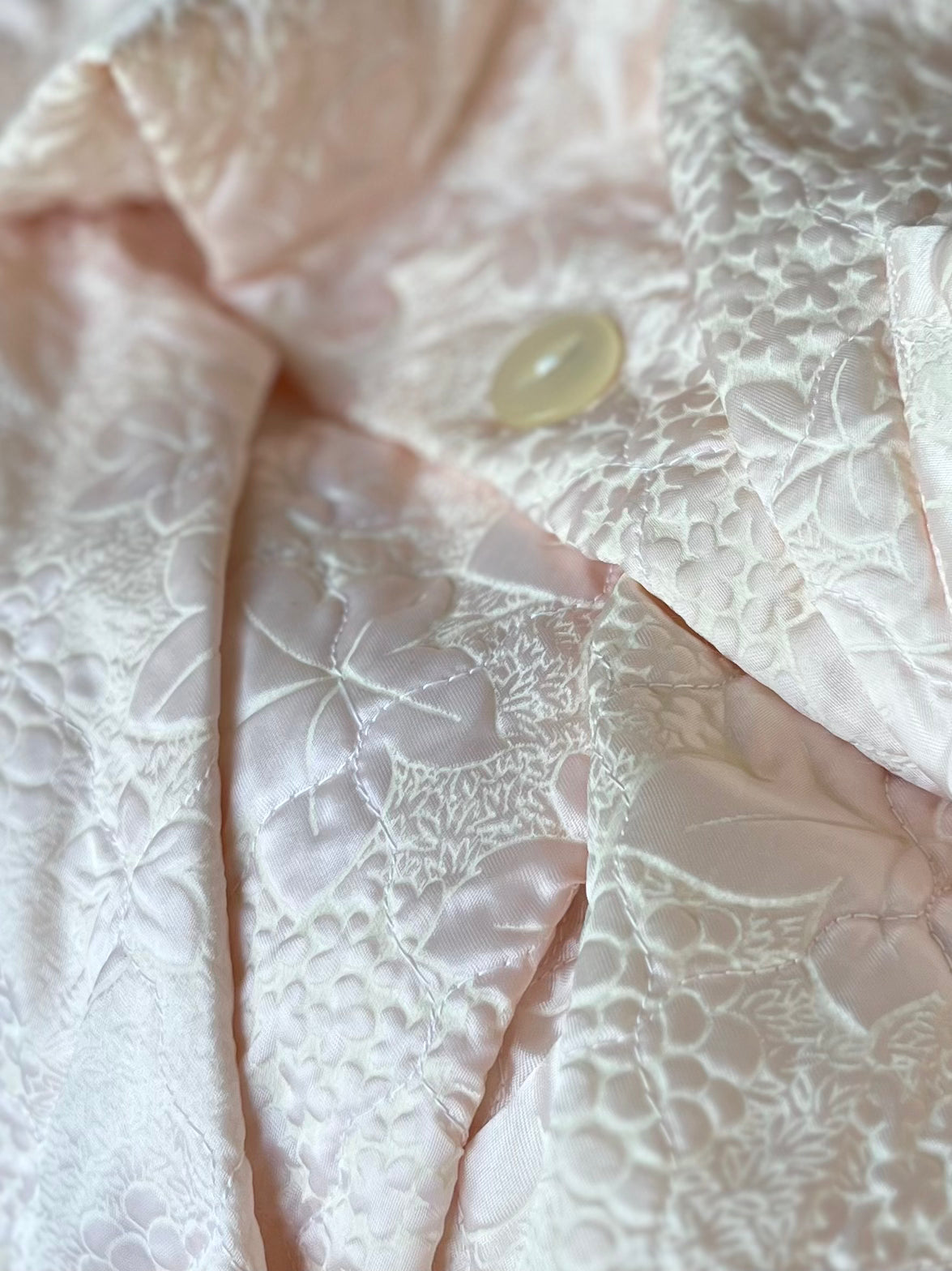1960s Baby Pink Satin Quilted Robe//Light Coat//Oversized Coat//Size M-XL