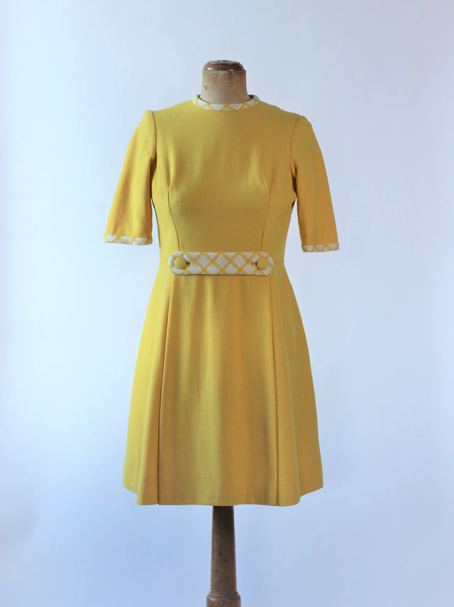 1960s Yellow Short Sleeve Mod Dress//Size M