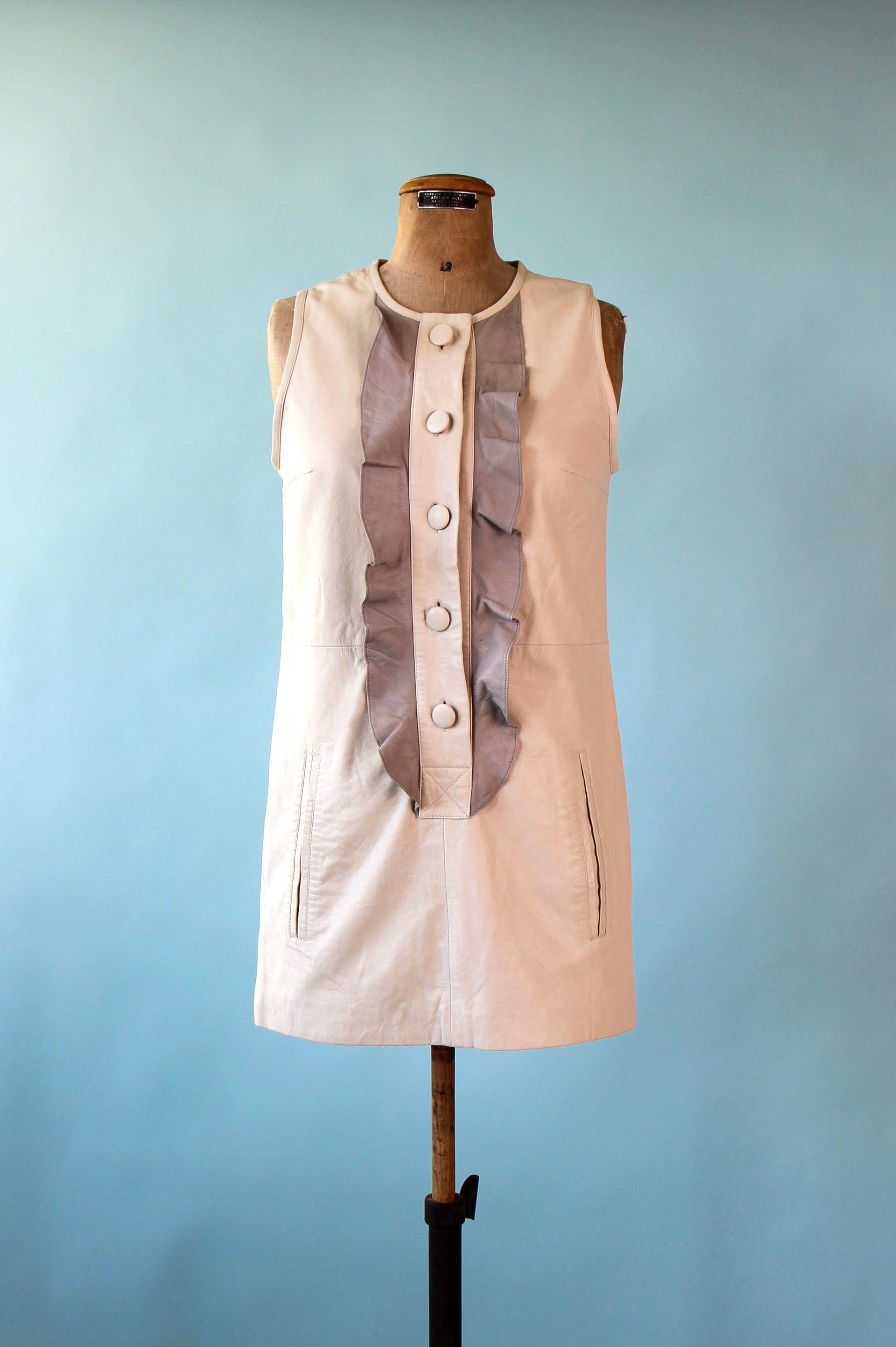 Vintage Baum und Pferdgarten Ivory Shift Leather Dress // Size EU 38