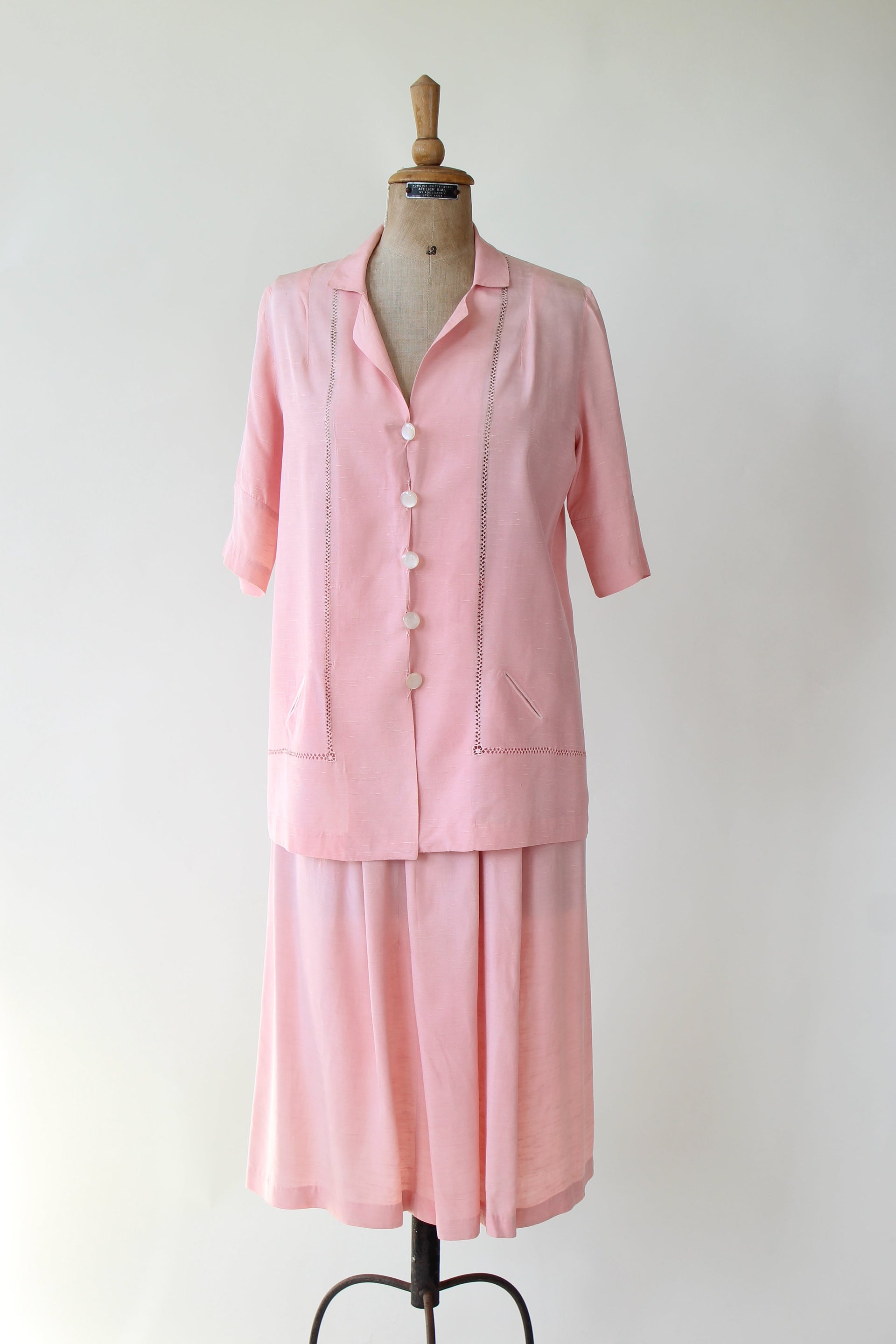 1920s Vintage Pink Shirt and Skirt Suit // Size M/L