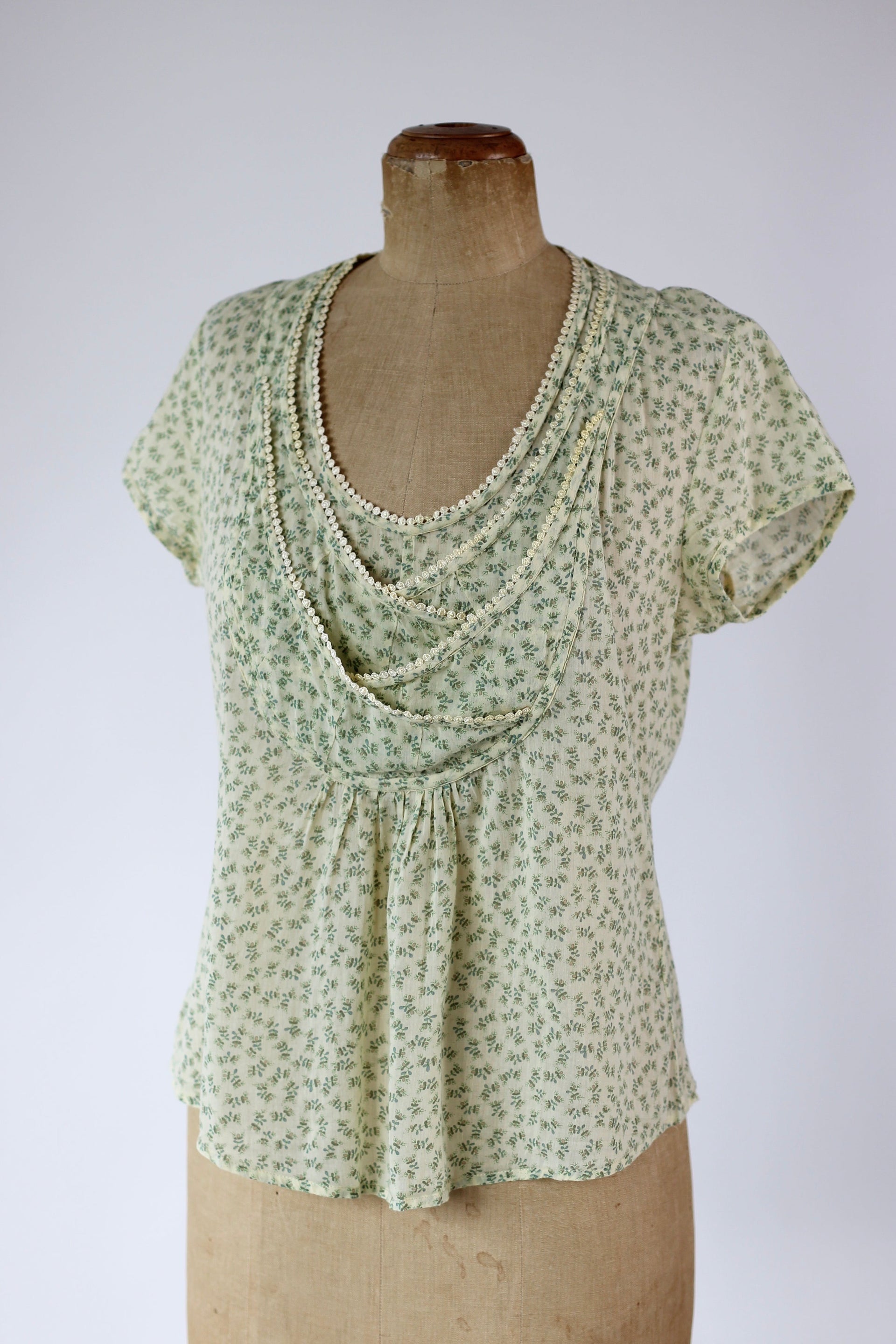 Y2K Vintage Light Yellow Floral Cotton Blouse//Danish Design//Size S/M