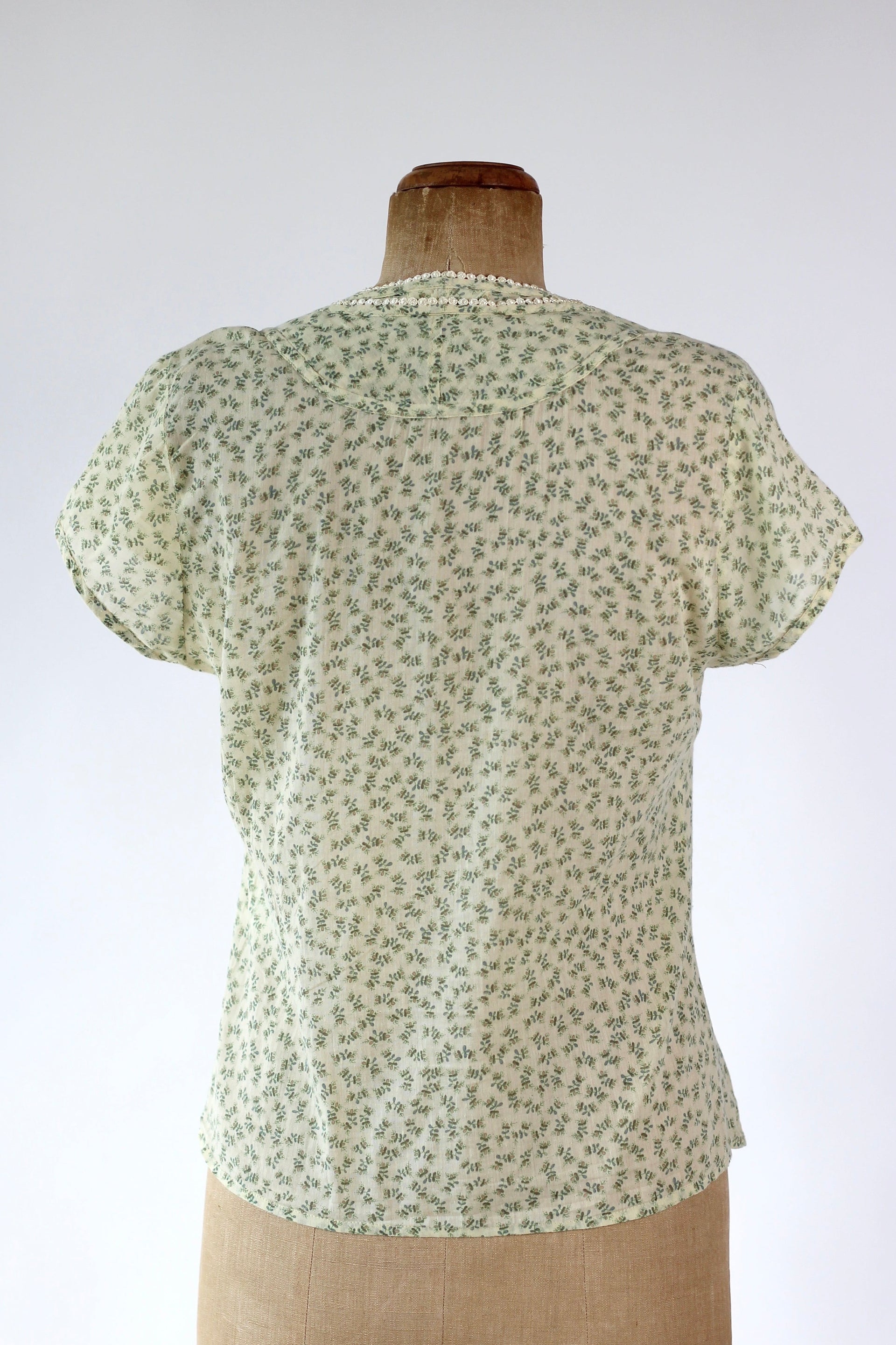 Y2K Vintage Light Yellow Floral Cotton Blouse//Danish Design//Size S/M