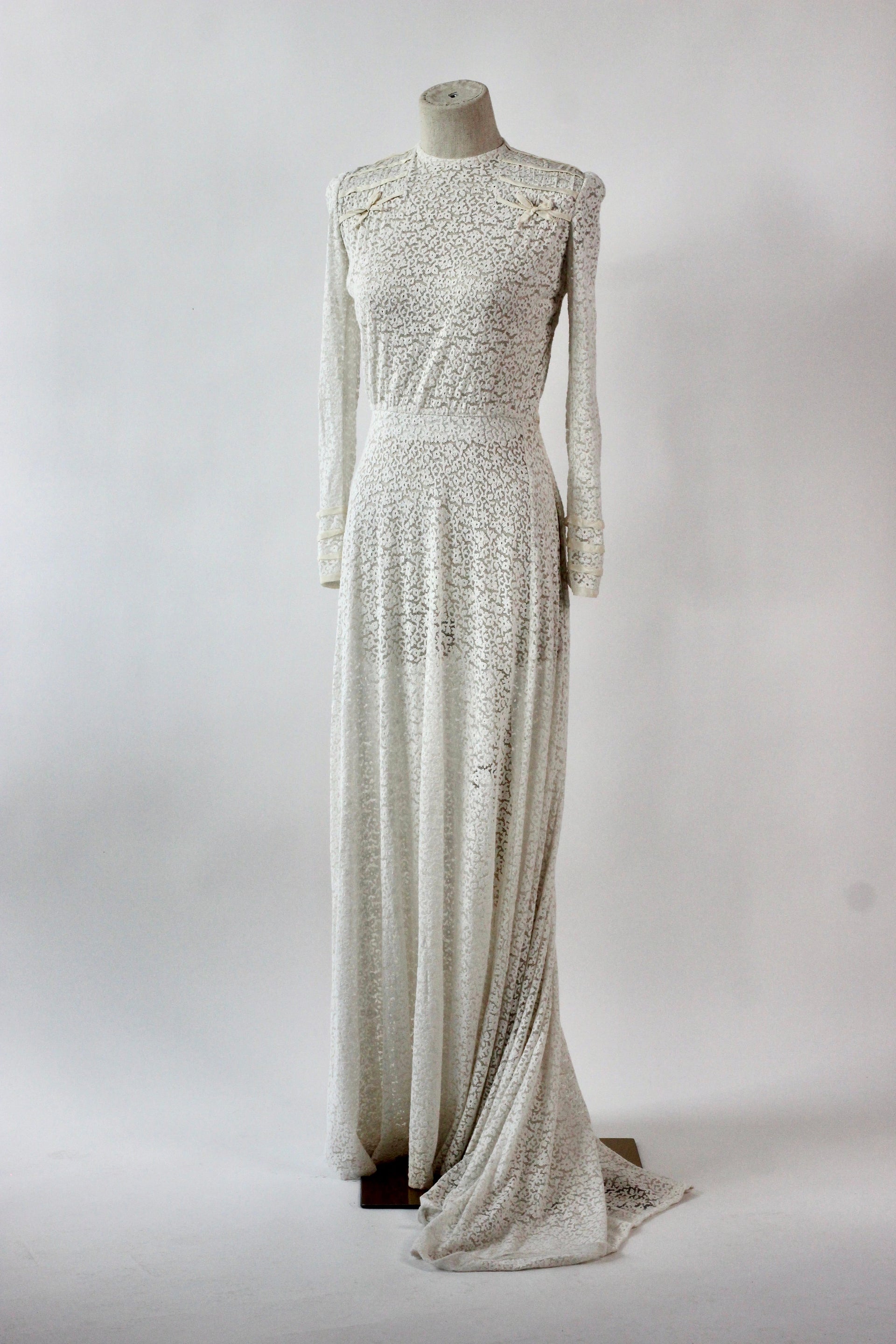 1920s 1930s Vintage Lace Wedding Dress // Size XS