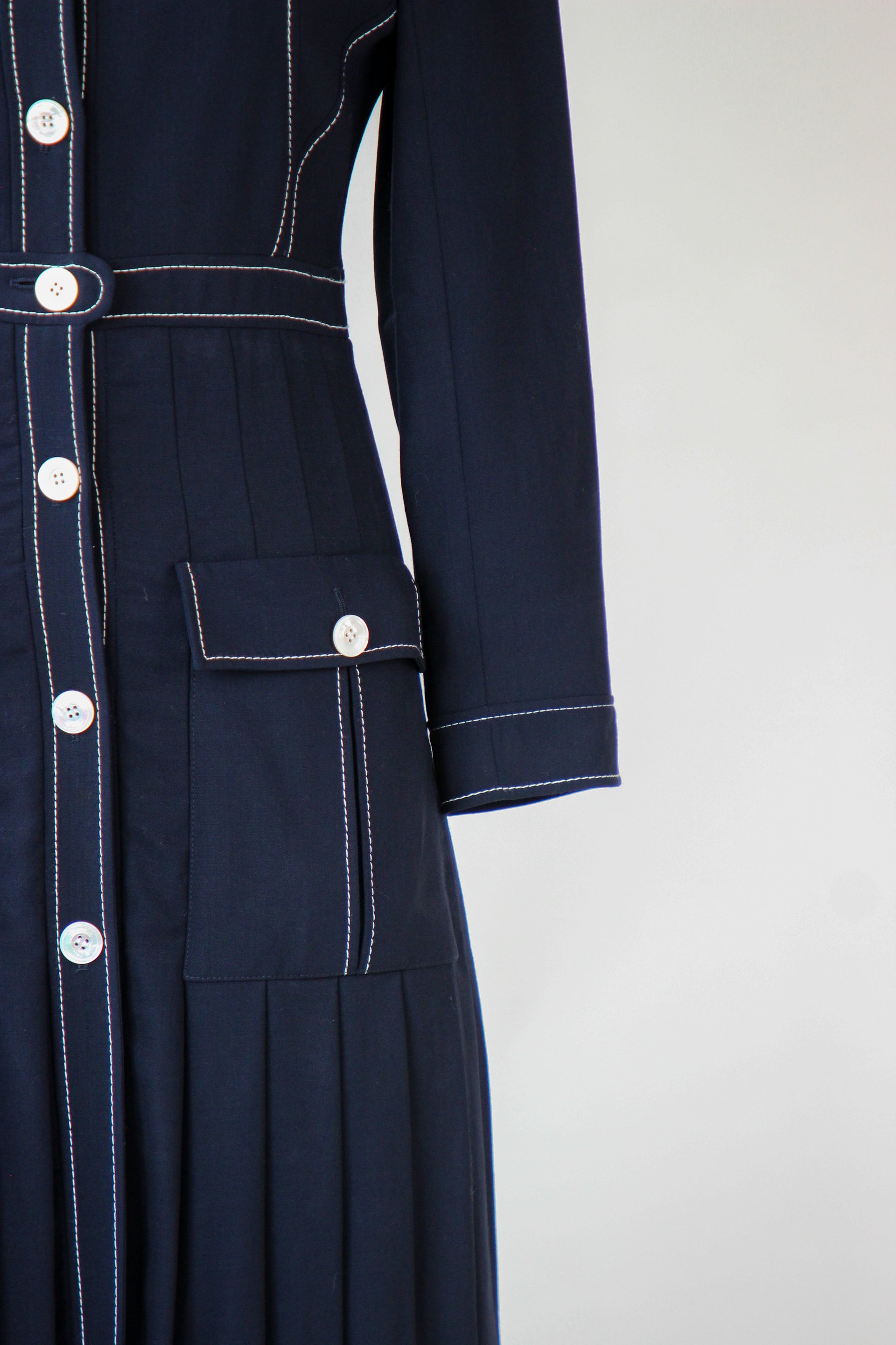 1980s Vintage Navy Blue Wool Shirt Dress // Italien Design // Size M