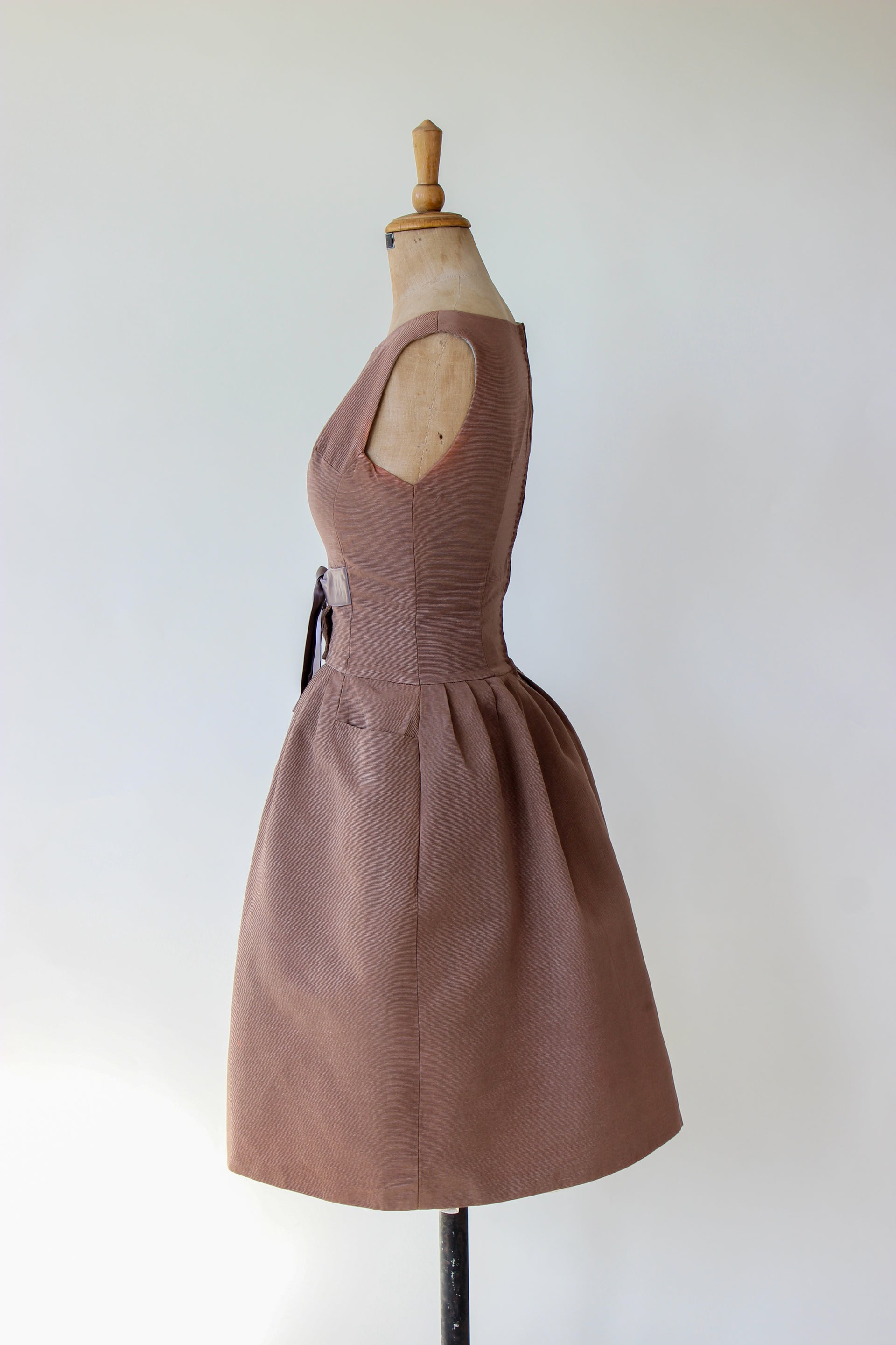 1950s Vintage Silk Cocktail Dress//Size XS/S