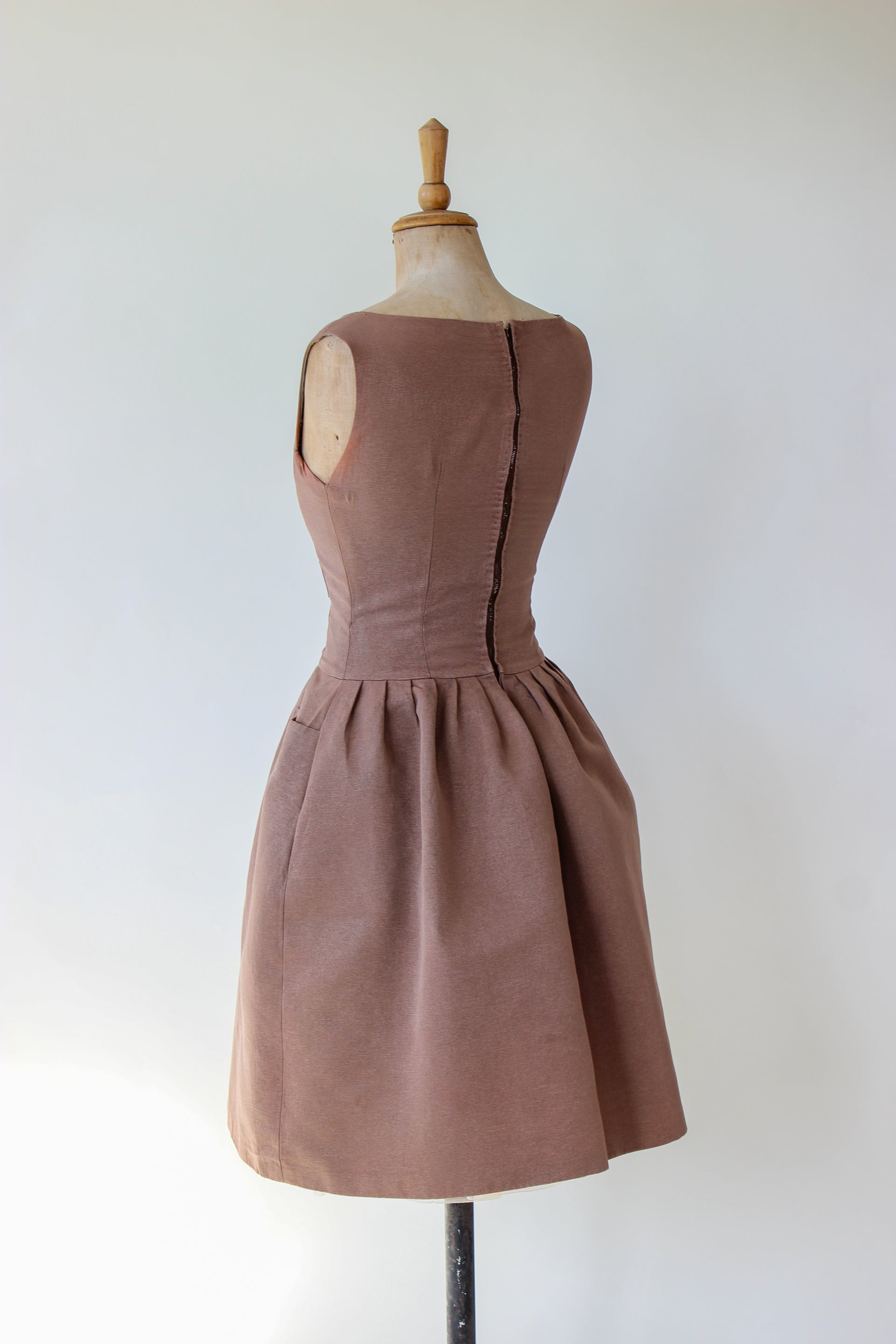 1950s Vintage Silk Cocktail Dress//Size XS/S