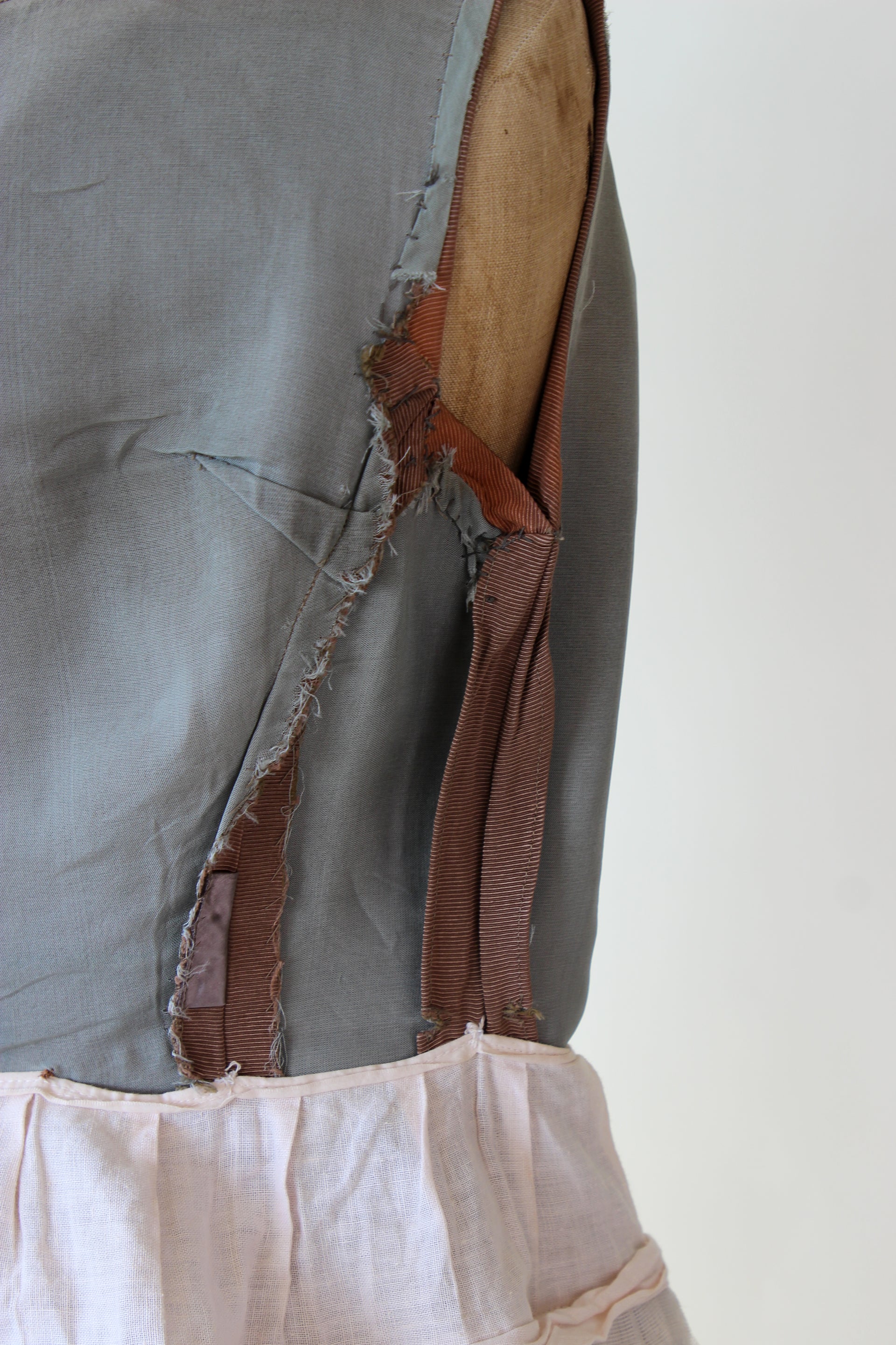 1950s Vintage Silk Cocktail Dress//Size XS/S