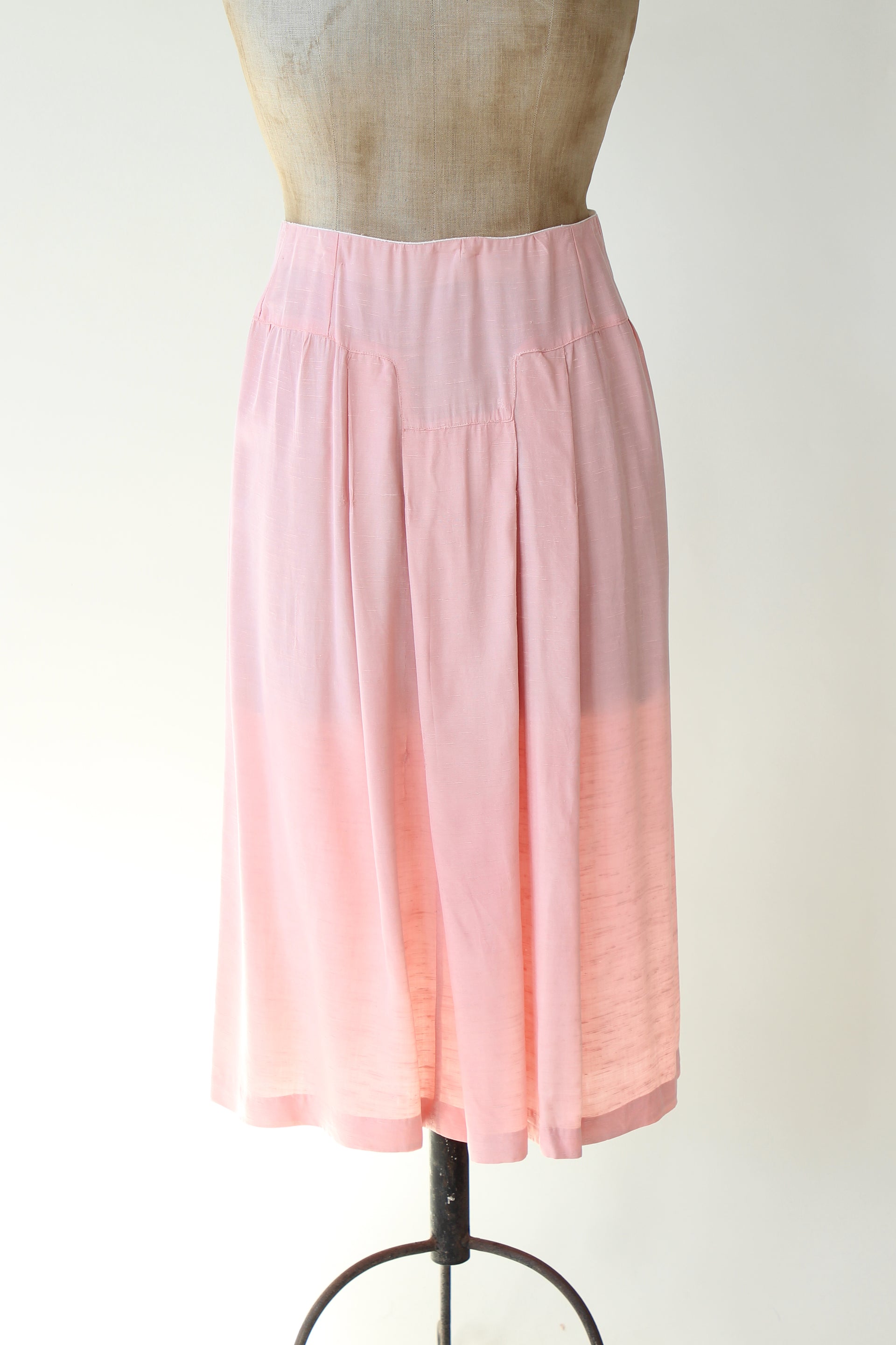1920s Vintage Pink Shirt and Skirt Suit // Size M/L