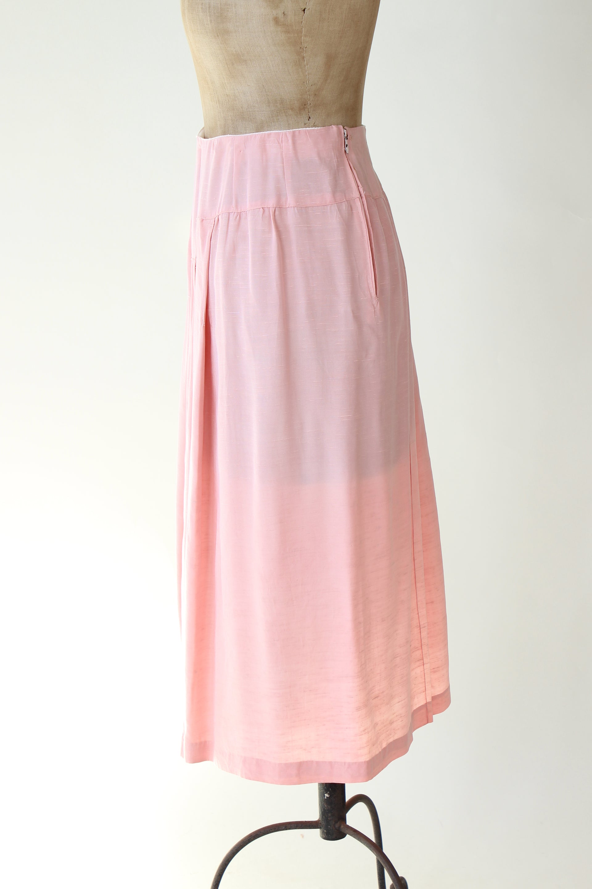 1920s Vintage Pink Shirt and Skirt Suit // Size M/L