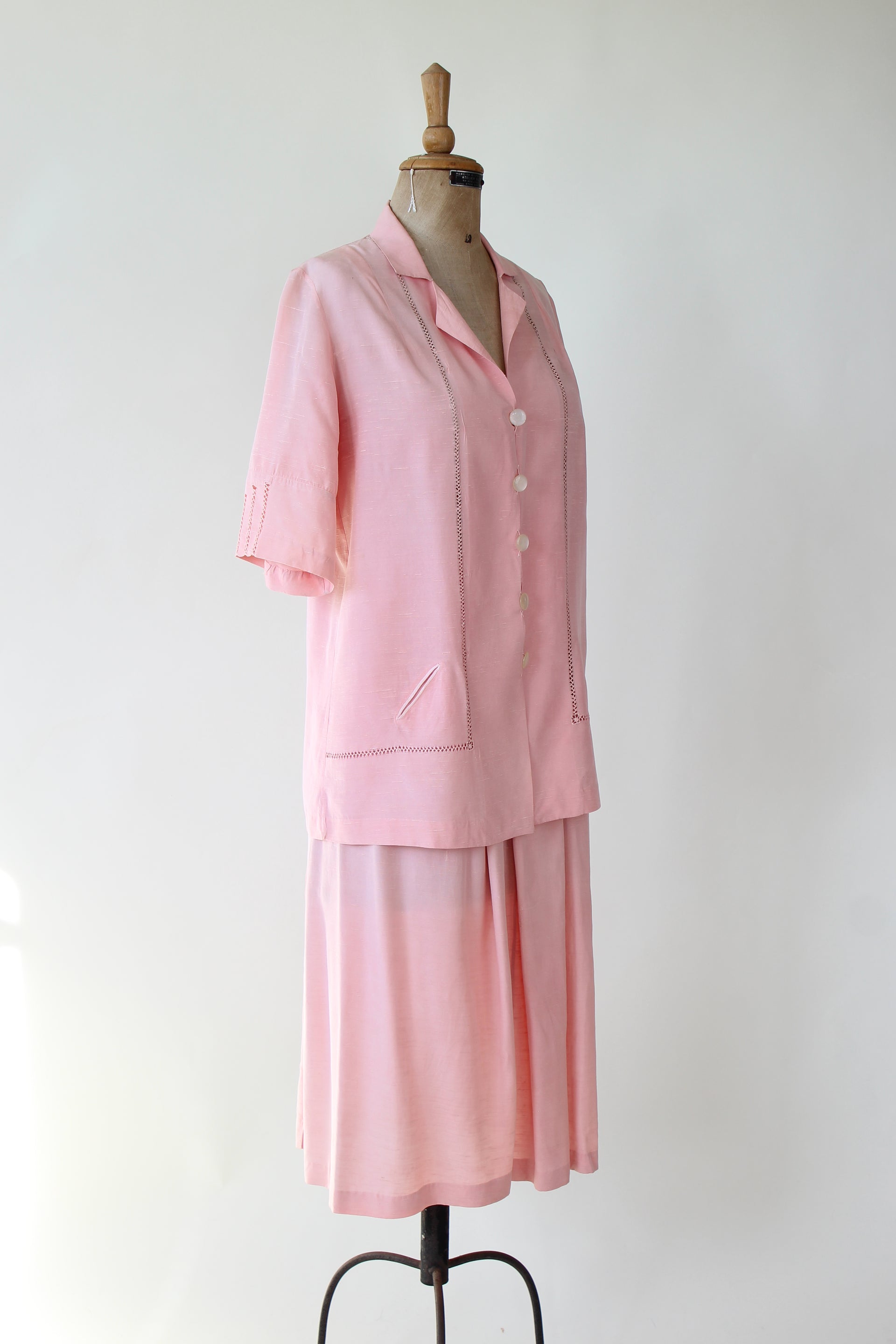 1920s Vintage Pink Shirt and Skirt Suit // Size M/L
