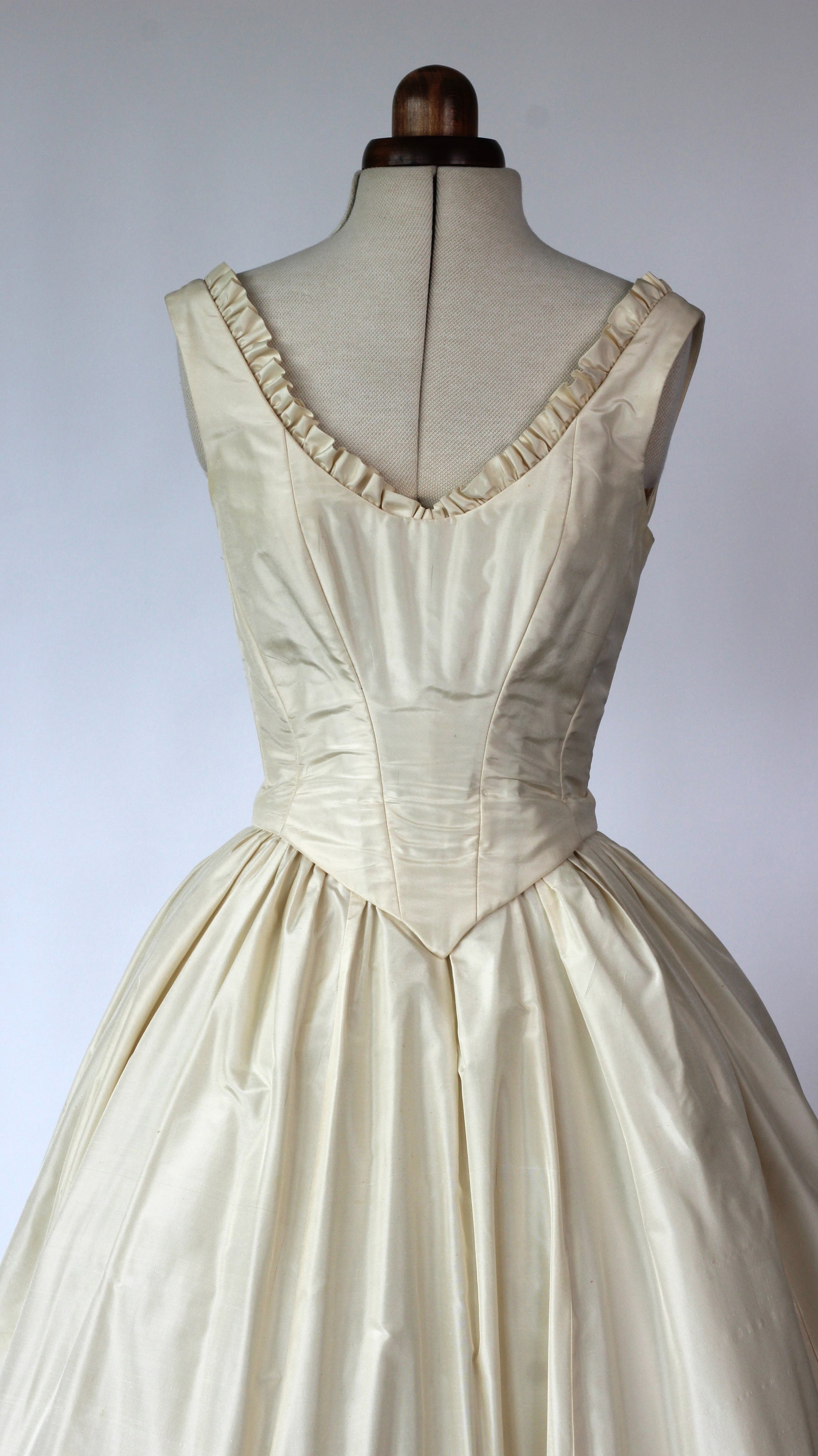 1990s Vintage Couture/Designer Taffeta Silk Dress//Size S