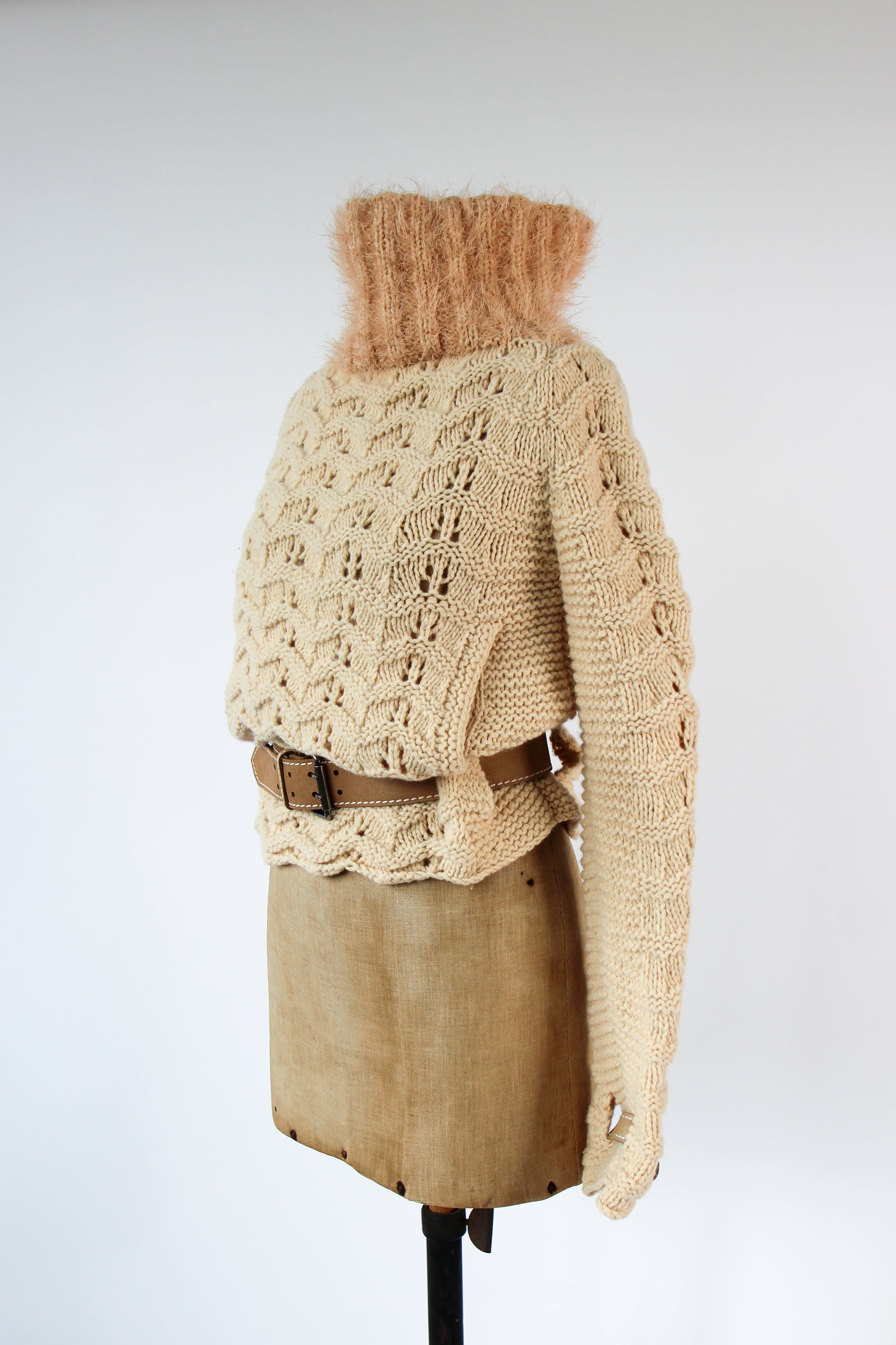 Vintage Munthe plus Simonsen Belted Ivory Wool Knit Jumper with Pink Collar // Size S