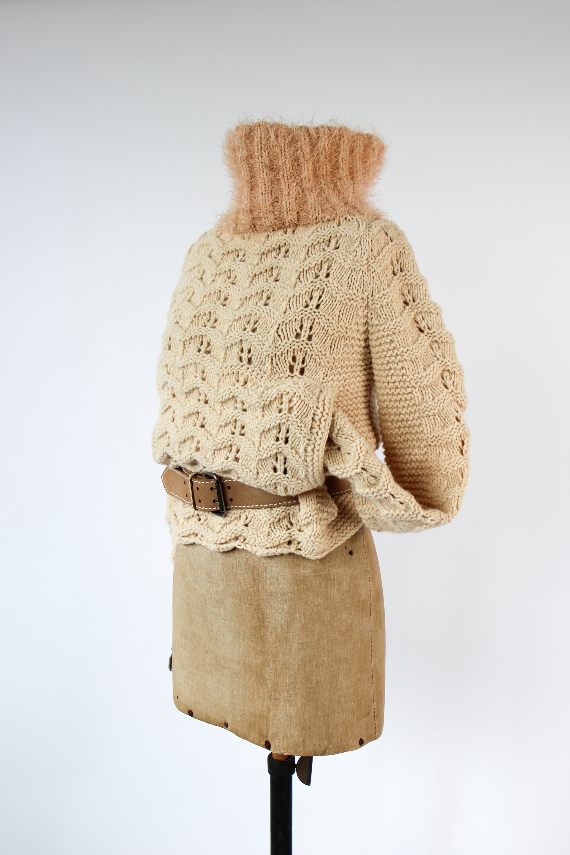 Vintage Munthe plus Simonsen Belted Ivory Wool Knit Jumper with Pink Collar // Size S