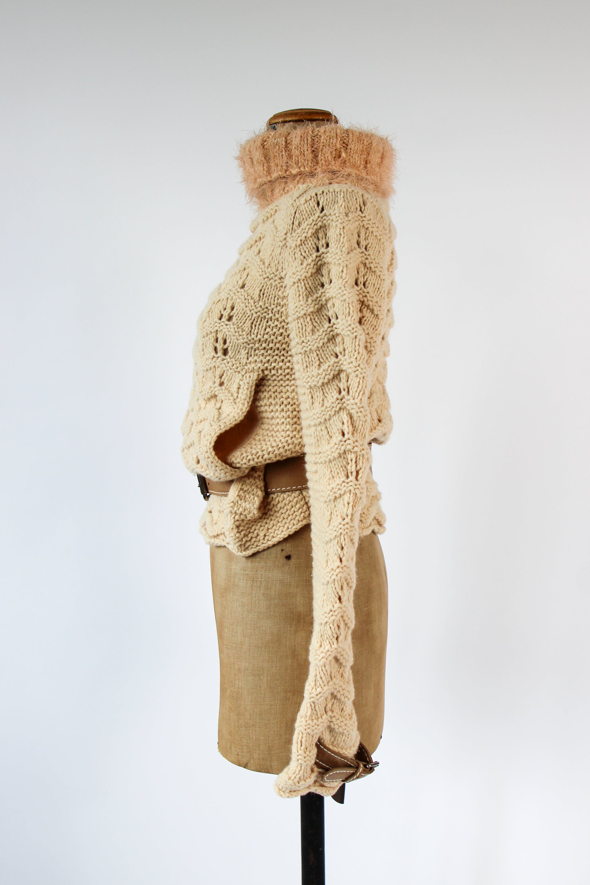 Vintage Munthe plus Simonsen Belted Ivory Wool Knit Jumper with Pink Collar // Size S