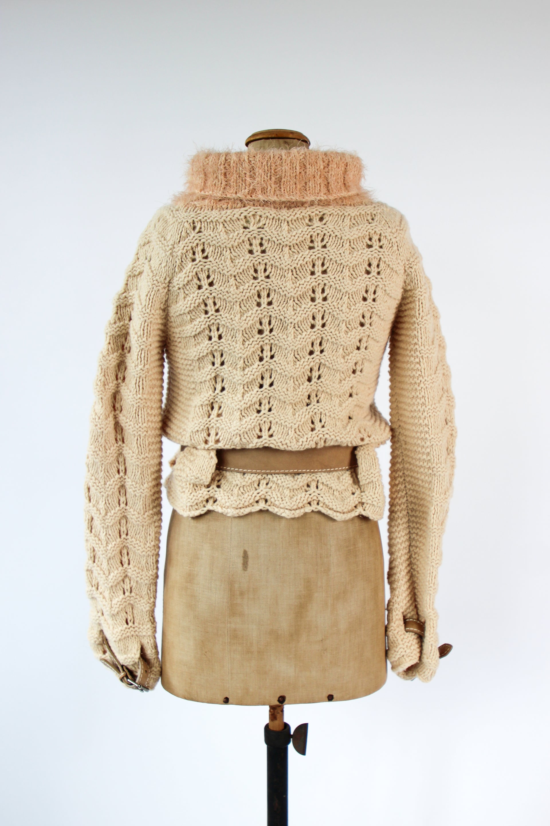 Vintage Munthe plus Simonsen Belted Ivory Wool Knit Jumper with Pink Collar // Size S