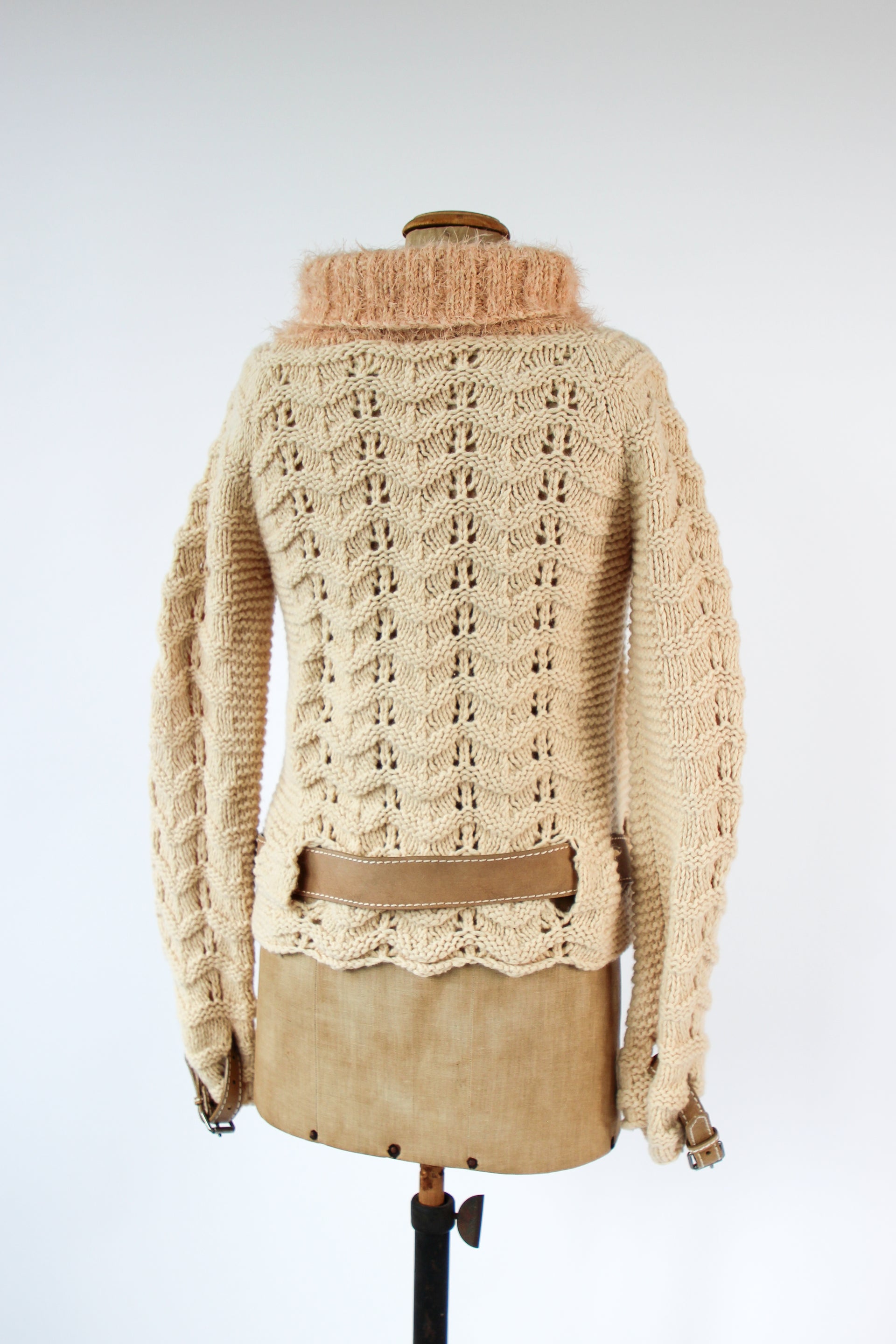 Vintage Munthe plus Simonsen Belted Ivory Wool Knit Jumper with Pink Collar // Size S