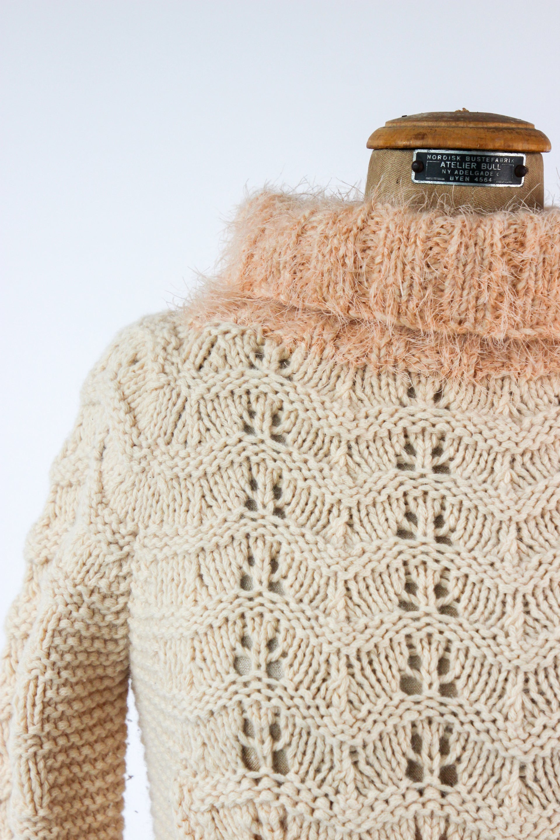 Vintage Munthe plus Simonsen Belted Ivory Wool Knit Jumper with Pink Collar // Size S