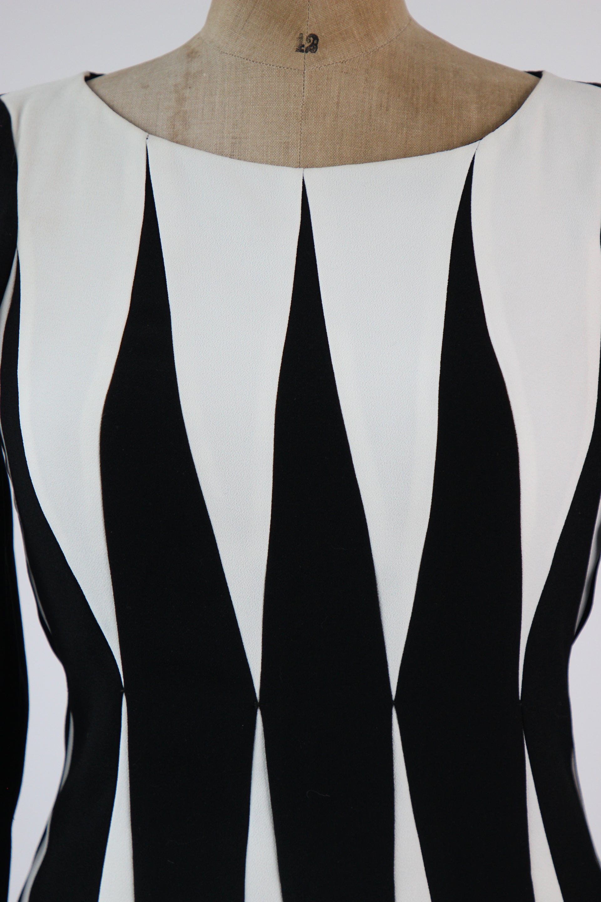 Y2K Vintage in Black and White Harlequin Pattern // Size XS S