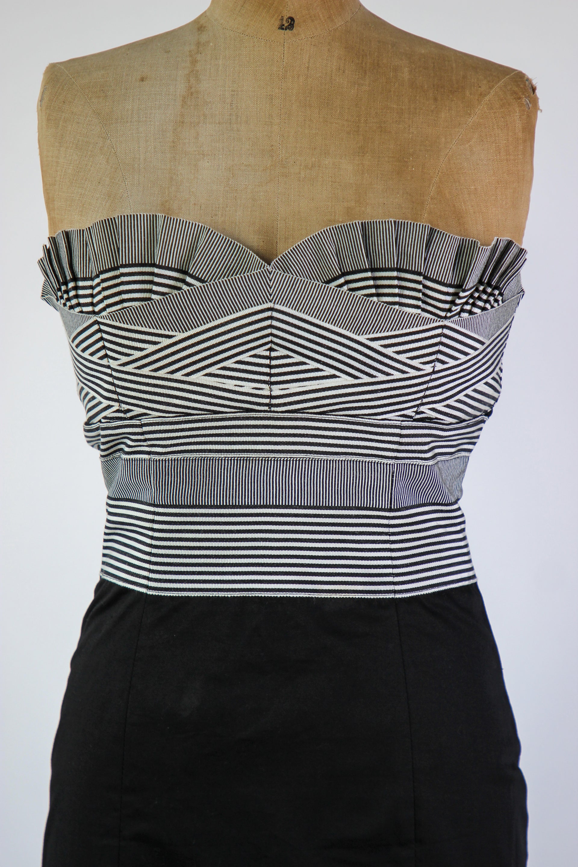 Vintage Gianfranco Ferré Strapless Cocktail Dress // Size S
