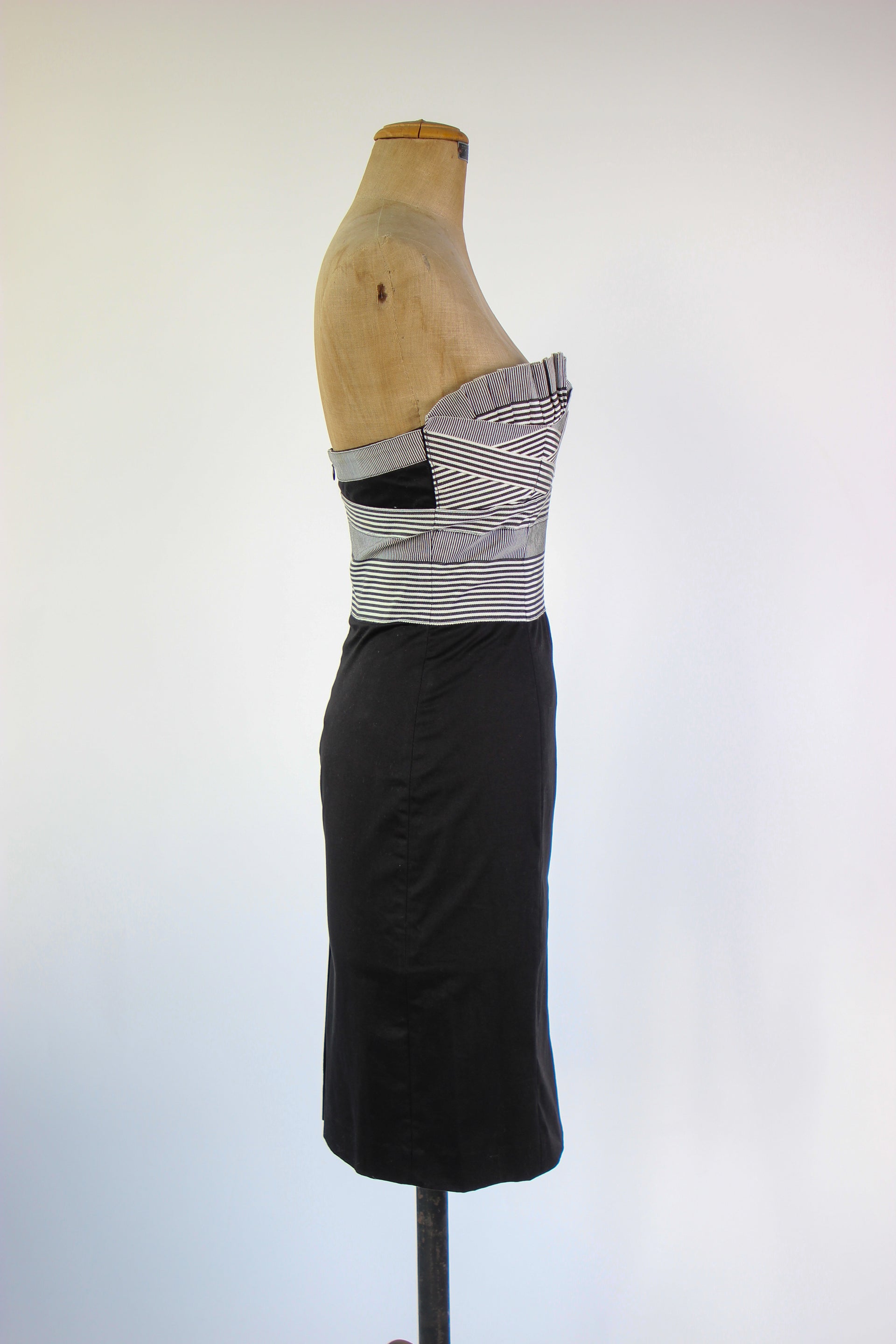 Vintage Gianfranco Ferré Strapless Cocktail Dress // Size S