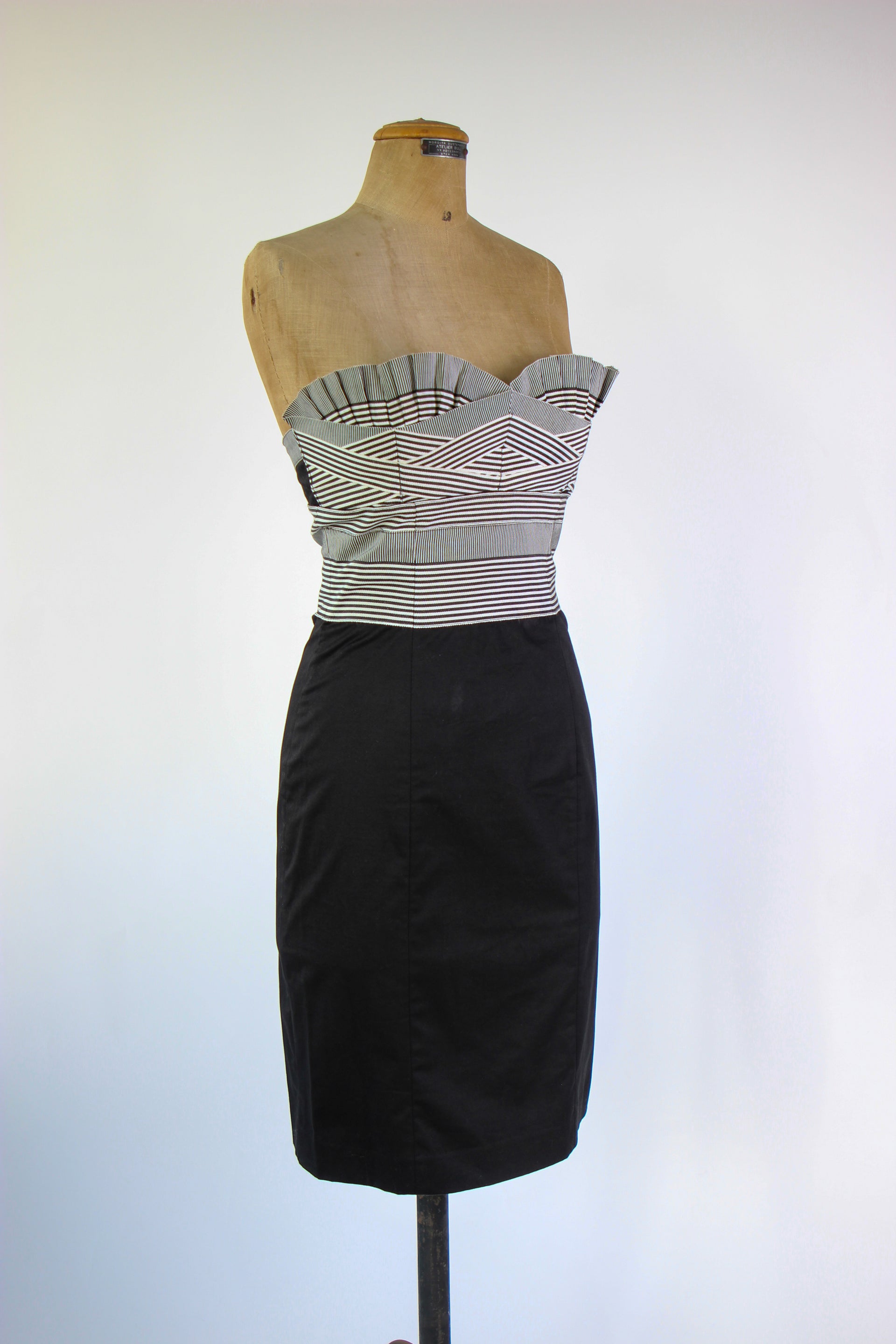 Vintage Gianfranco Ferré Strapless Cocktail Dress // Size S