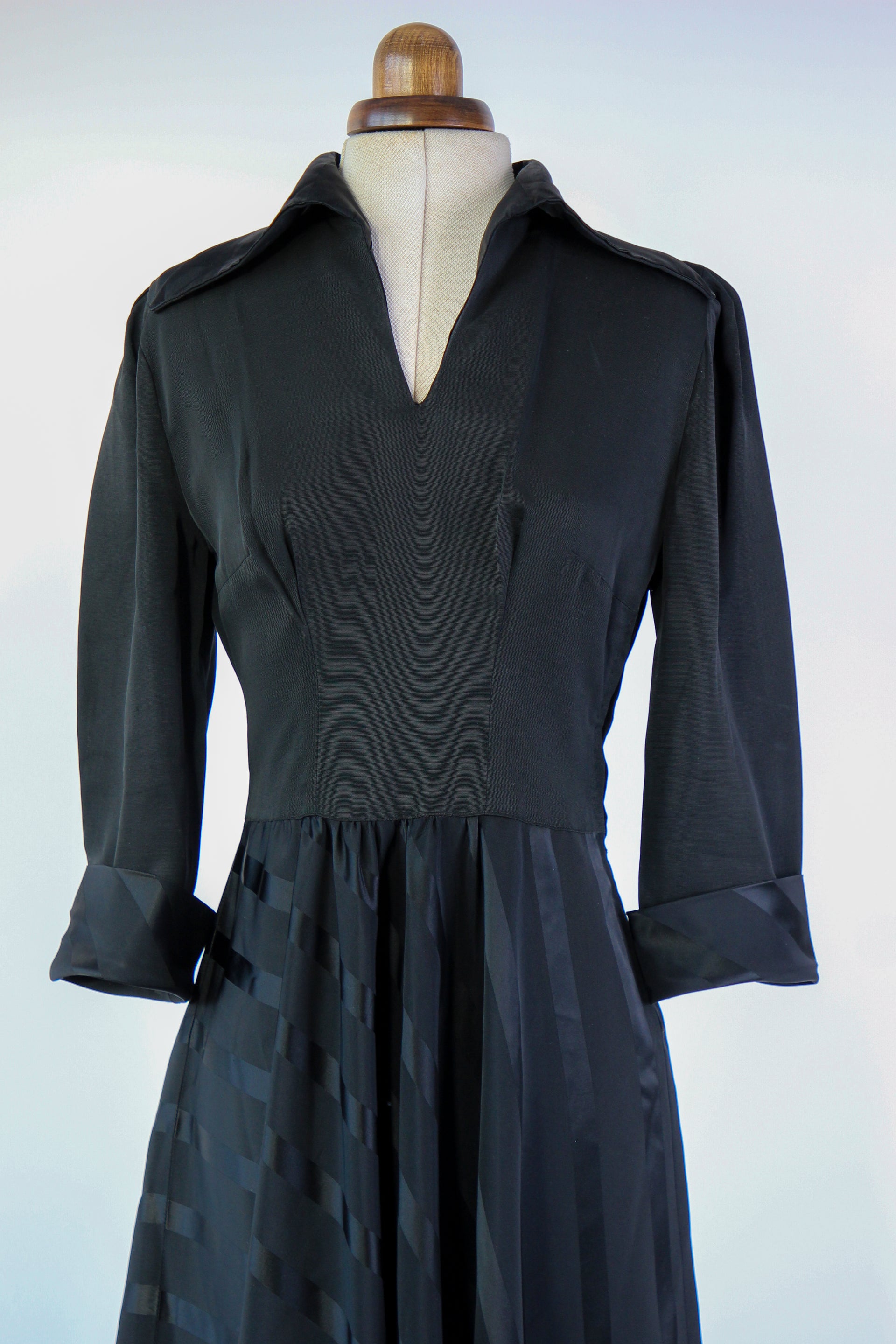 1930s Vintage Black Silk Dress//Size S
