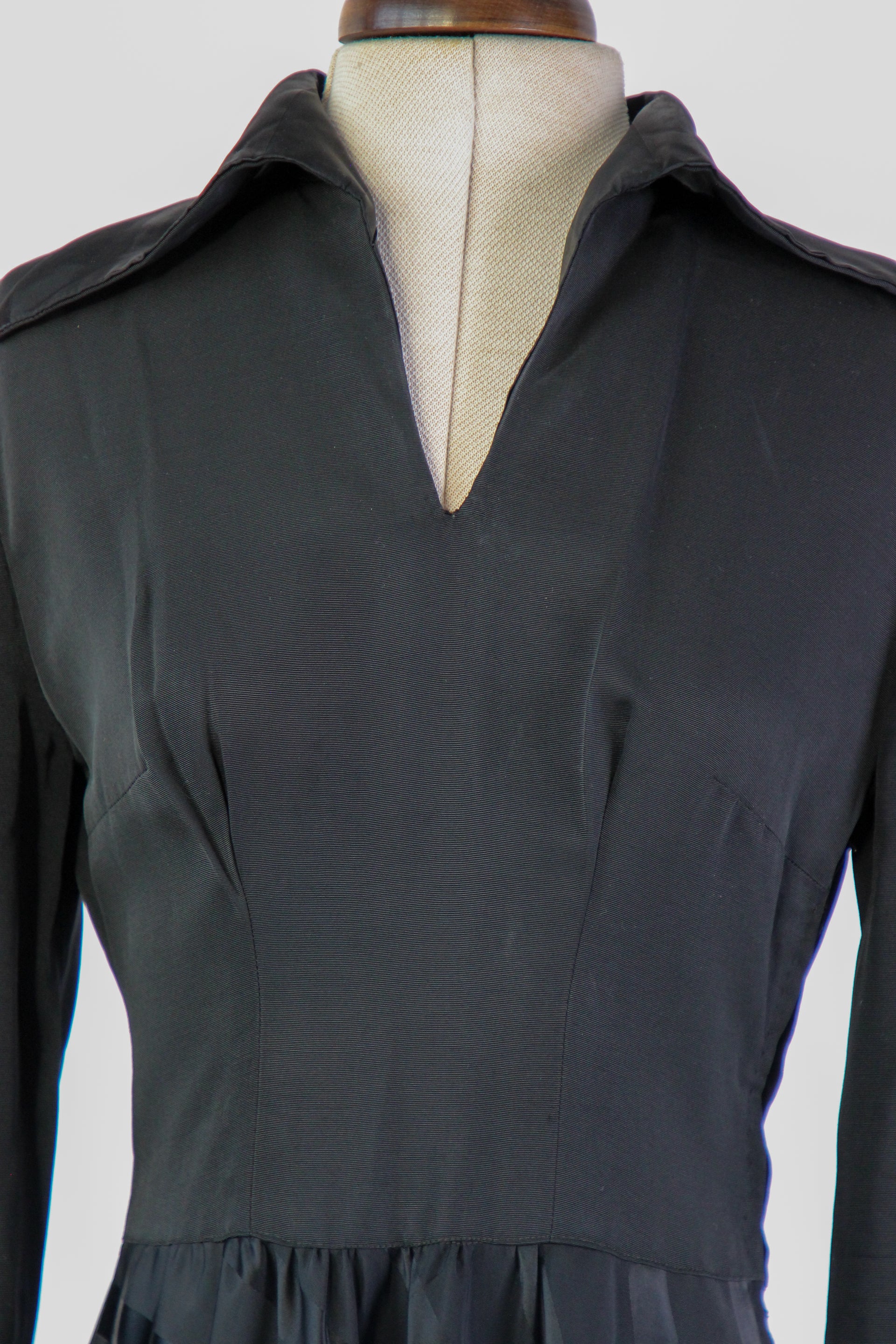 1930s Vintage Black Silk Dress//Size S