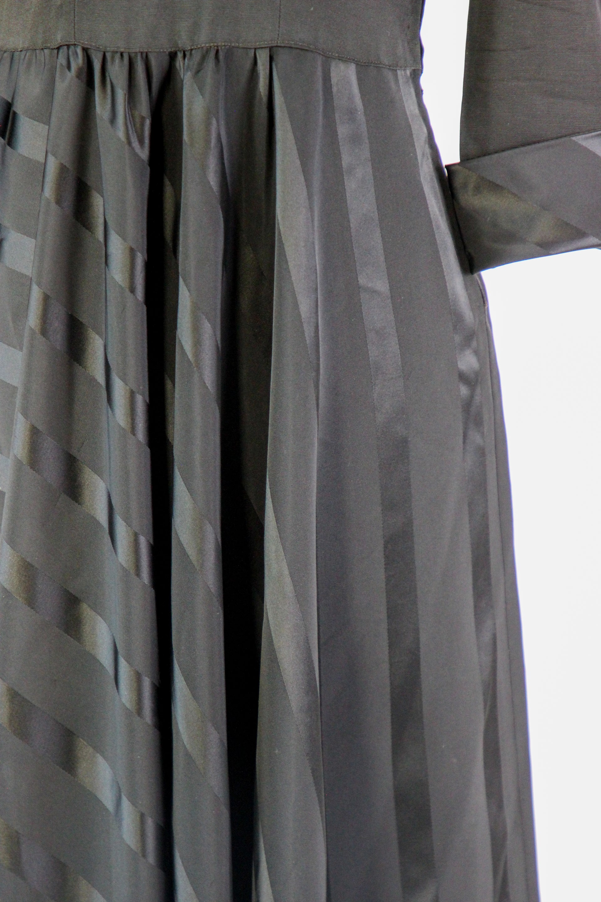 1930s Vintage Black Silk Dress//Size S