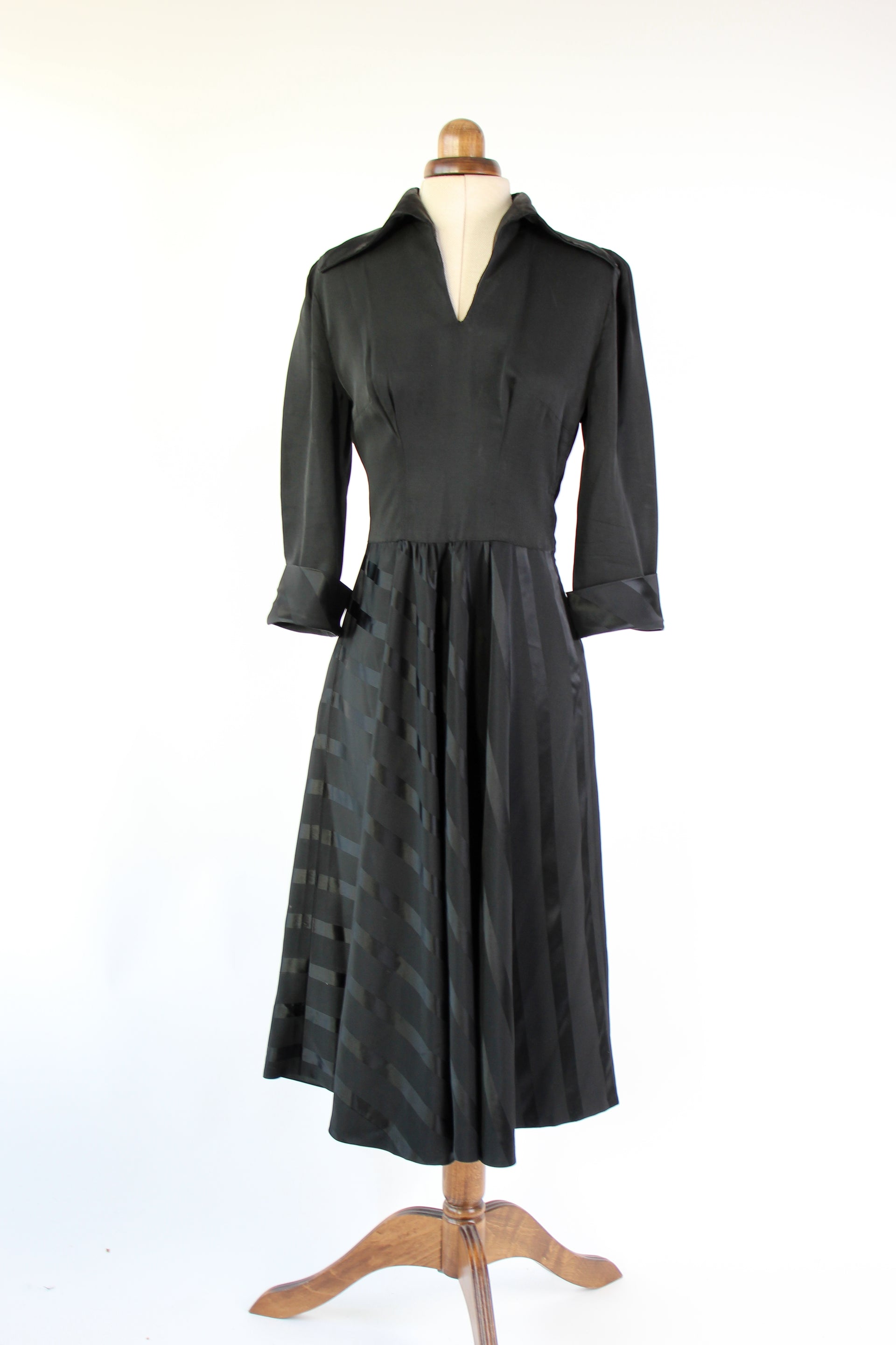 1930s Vintage Black Silk Dress//Size S