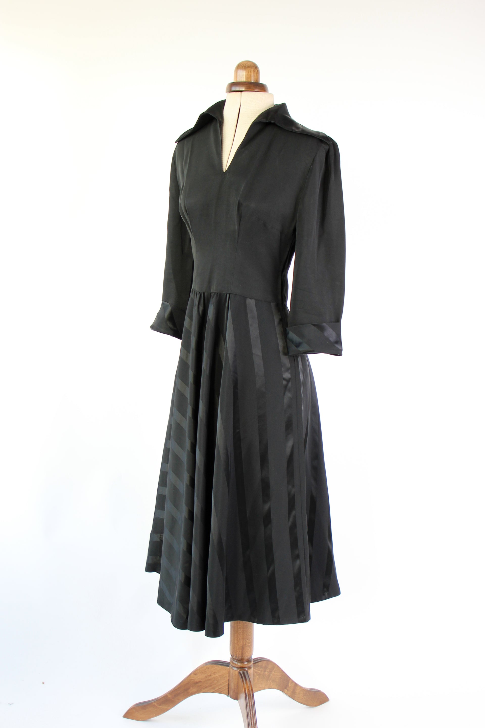 1930s Vintage Black Silk Dress//Size S
