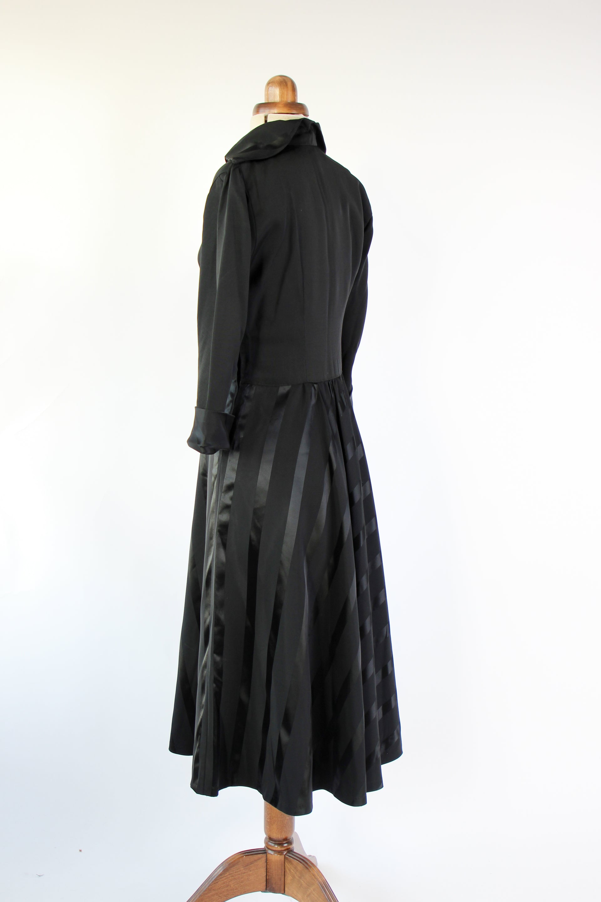 1930s Vintage Black Silk Dress//Size S