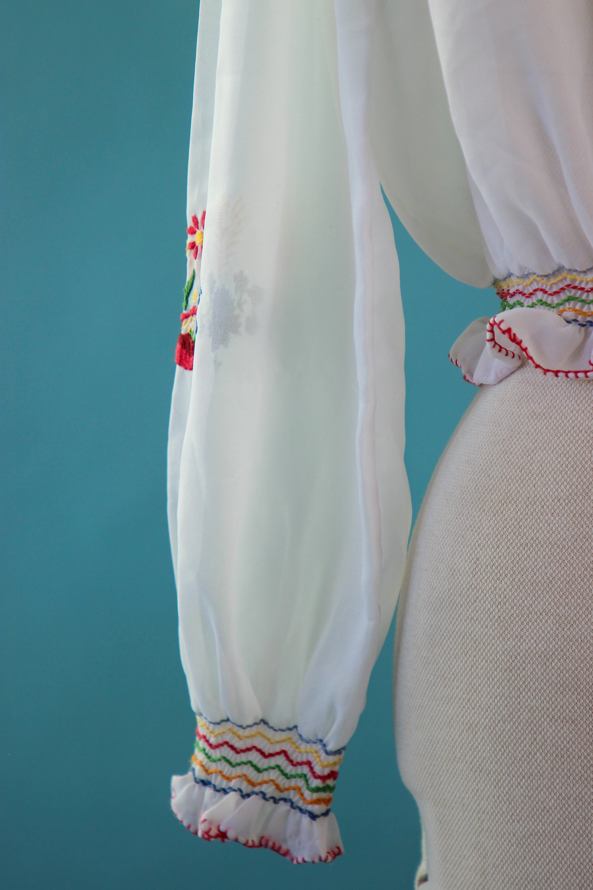 1970s Hungarian Embroidered Peasant Blouse // Size S