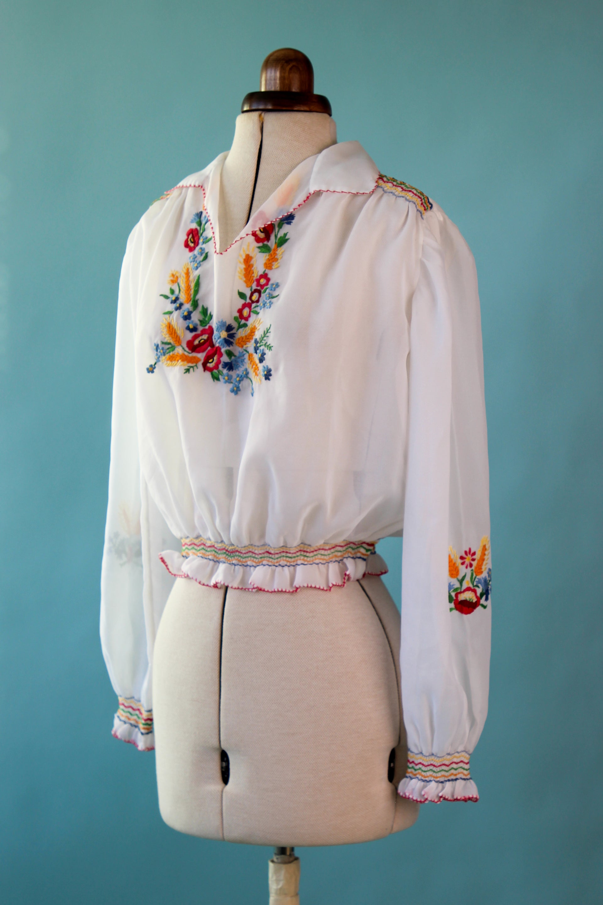 1970s Hungarian Embroidered Peasant Blouse // Size S