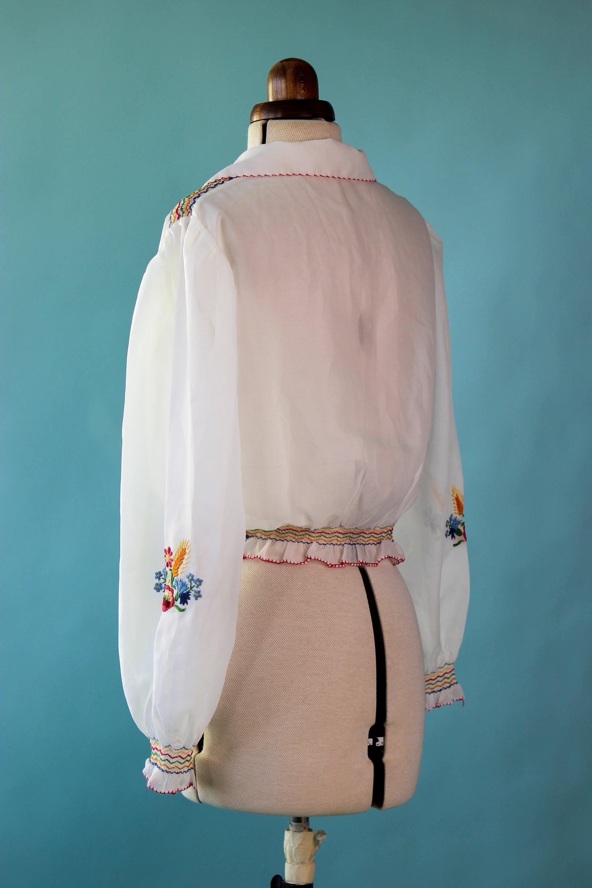 1970s Hungarian Embroidered Peasant Blouse // Size S
