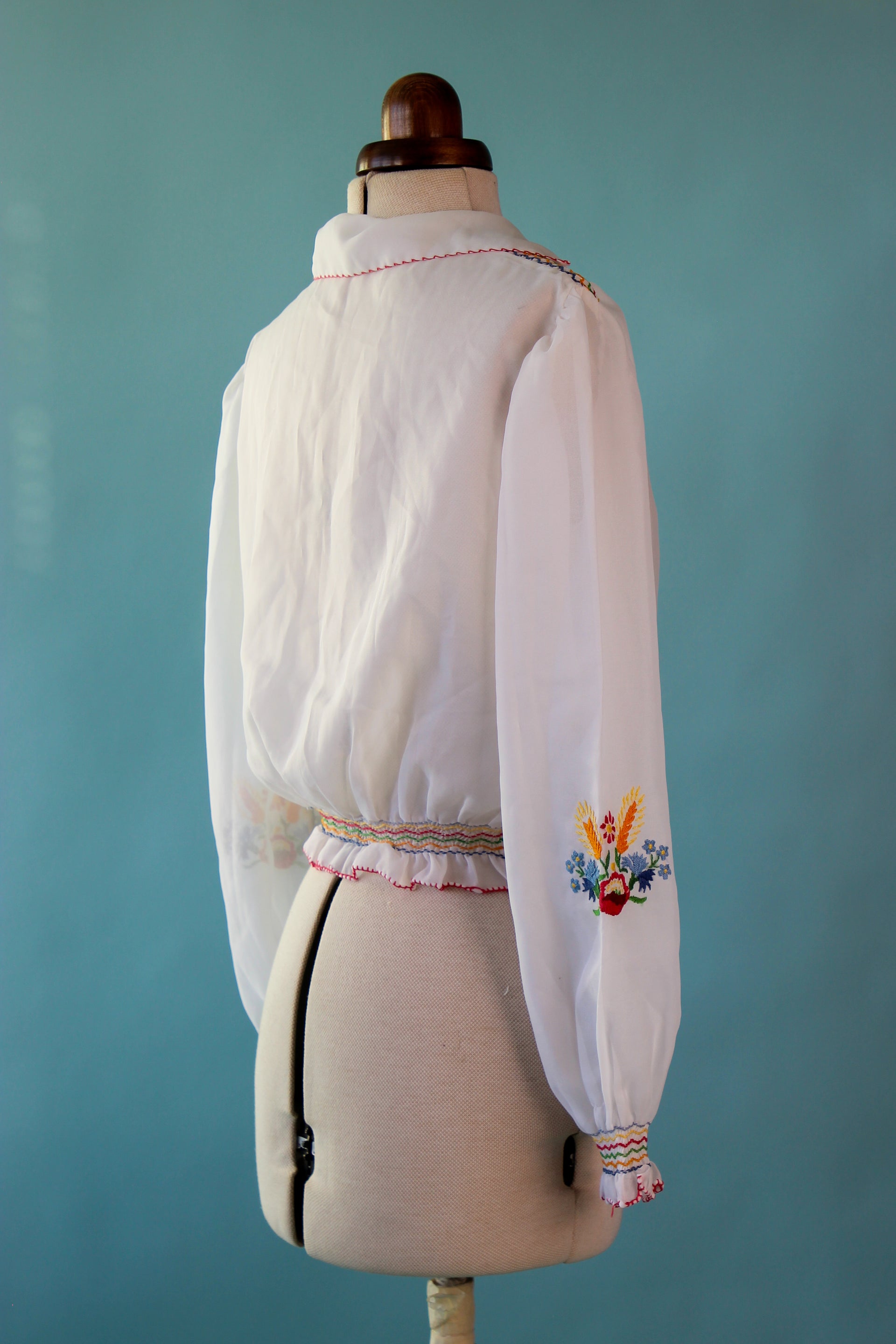 1970s Hungarian Embroidered Peasant Blouse // Size S