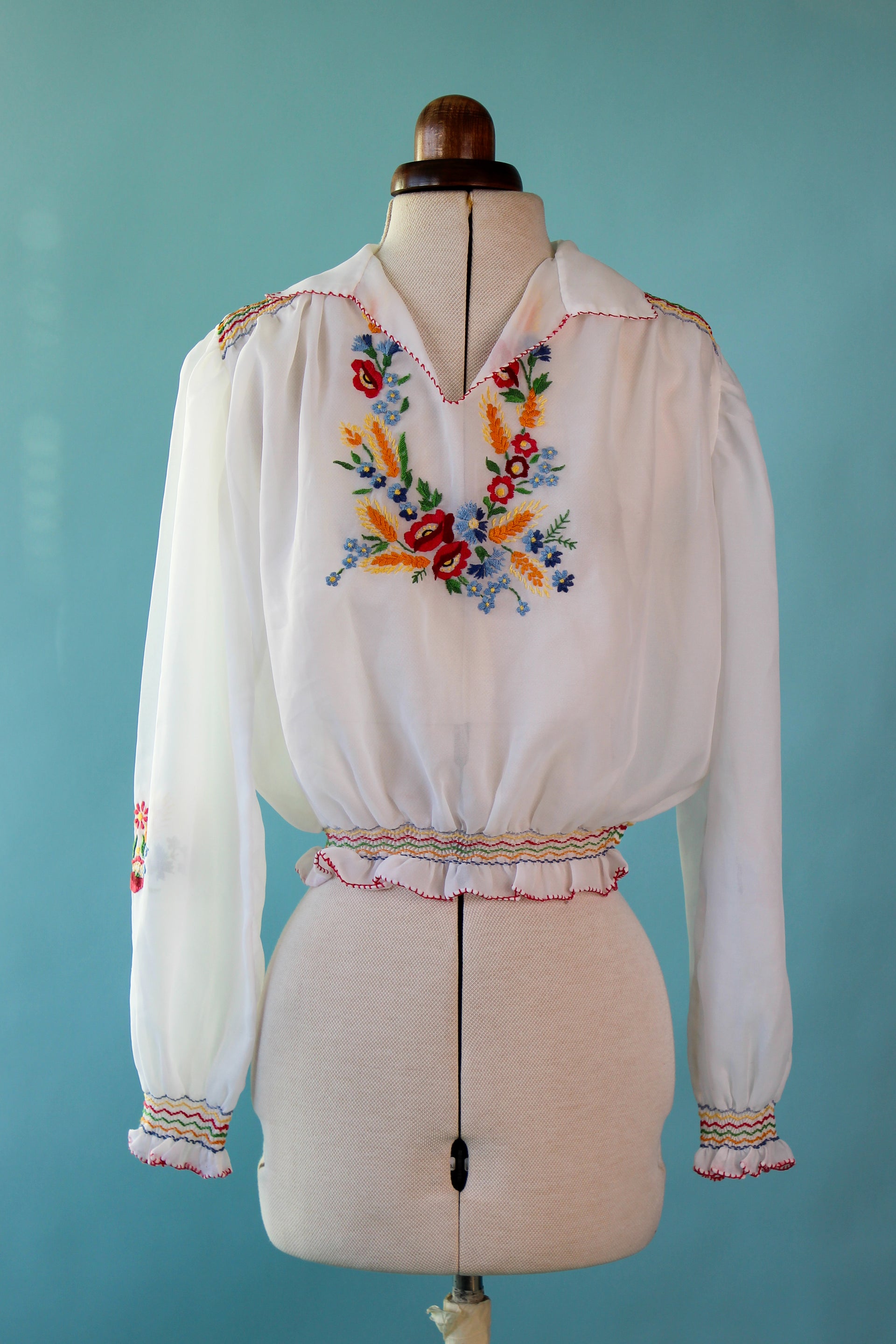 1970s Hungarian Embroidered Peasant Blouse // Size S
