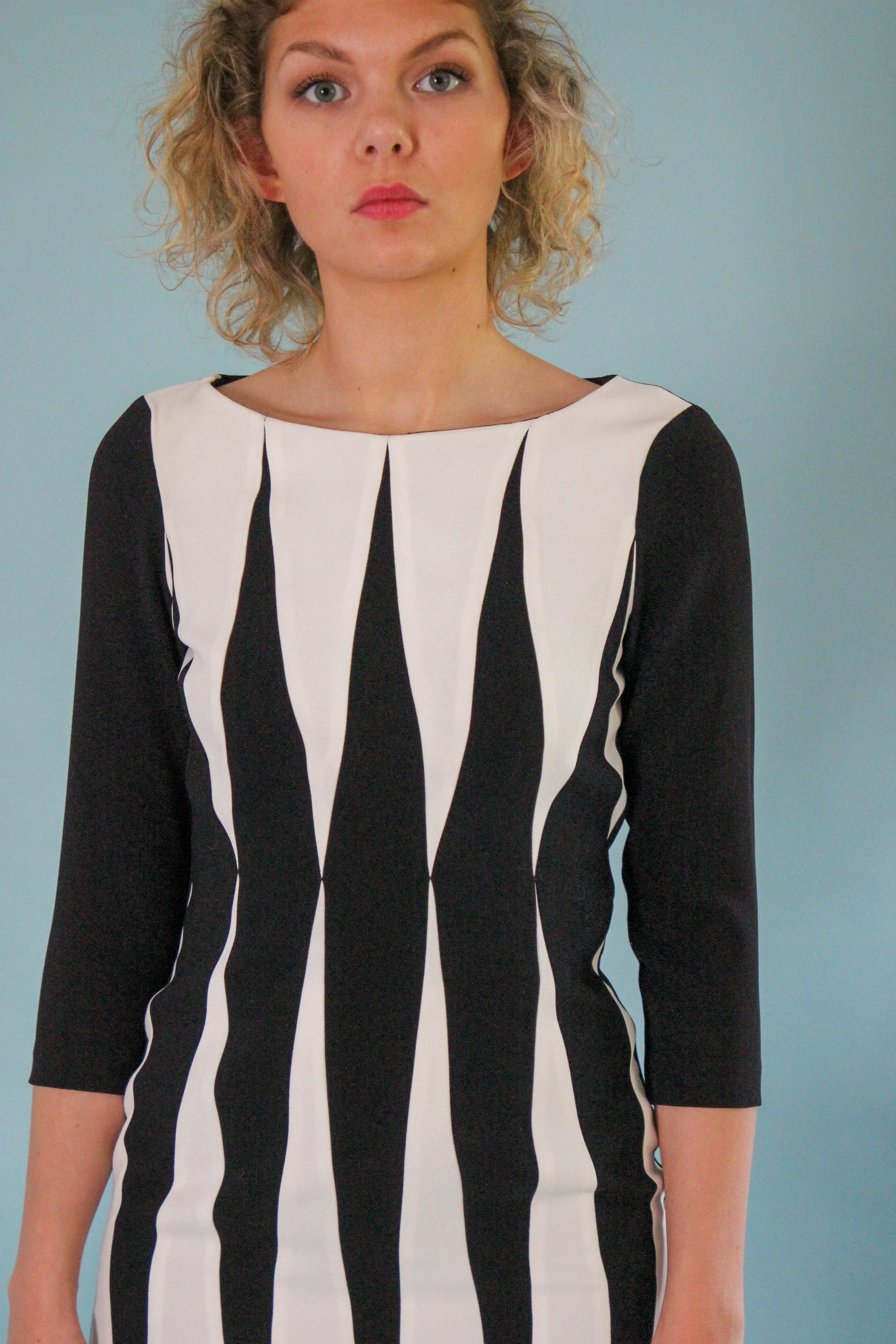Y2K Vintage in Black and White Harlequin Pattern // Size XS S