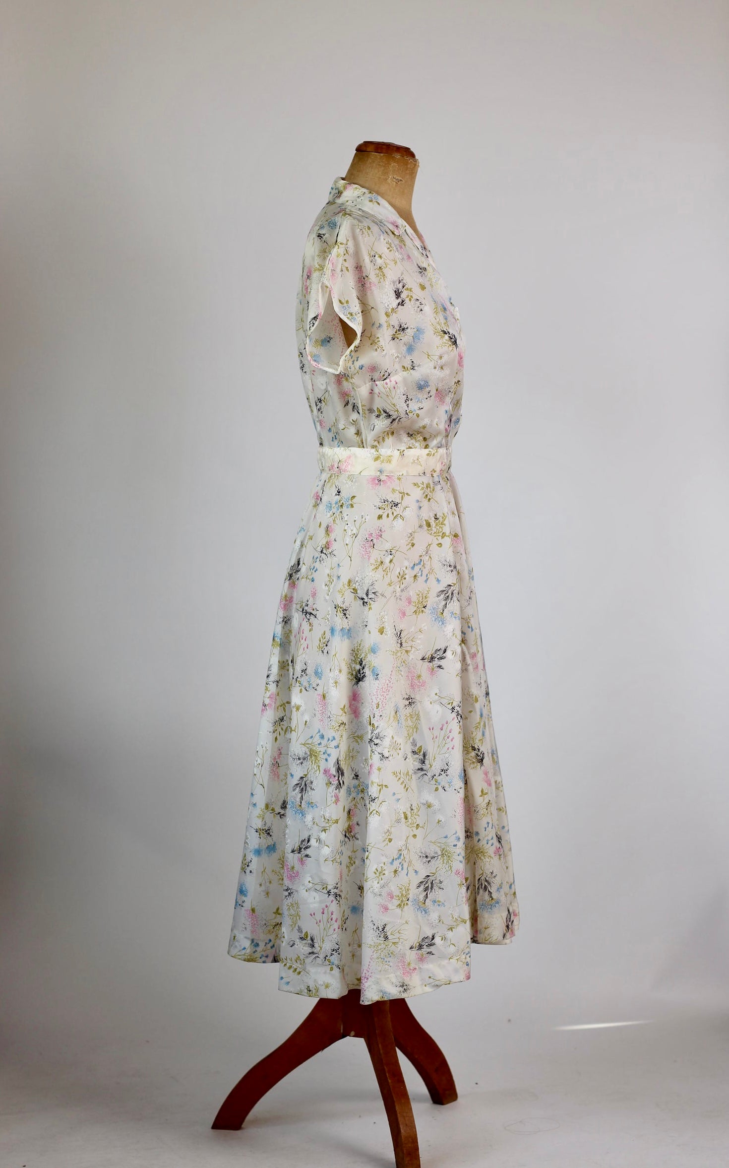1950s Sheer Floral Dress//Size M/L