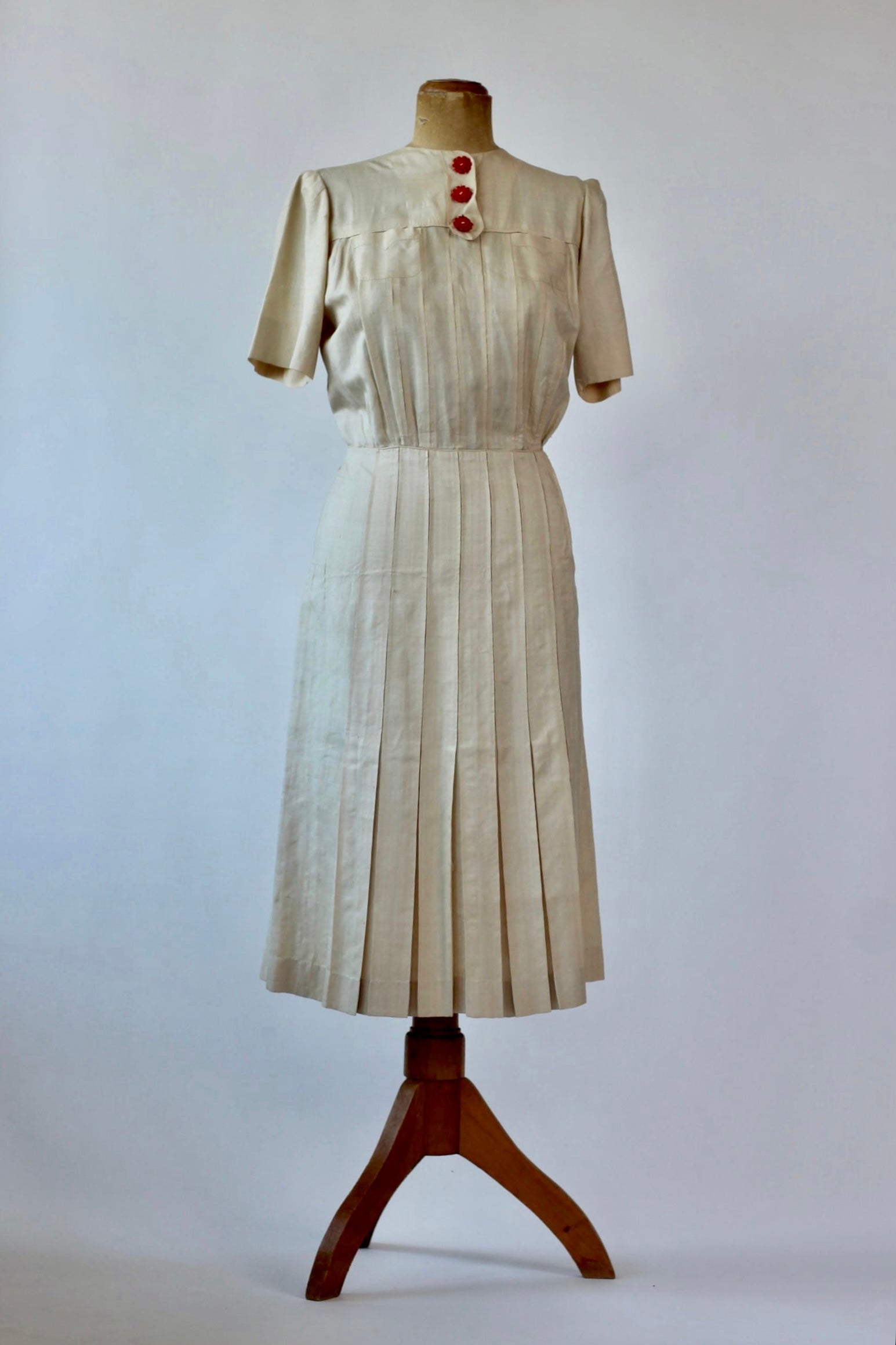 1930s Raw Silk Summer Dress with Red Buttons//Size L
